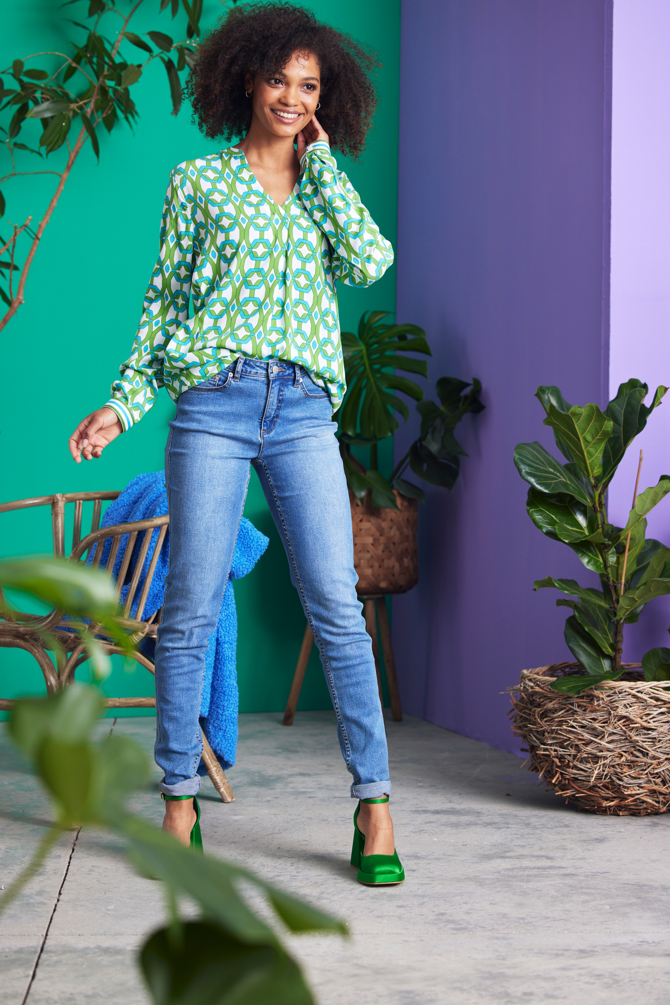 Aniston CASUAL Slim-fit-Jeans, regular bei ♕ Waist