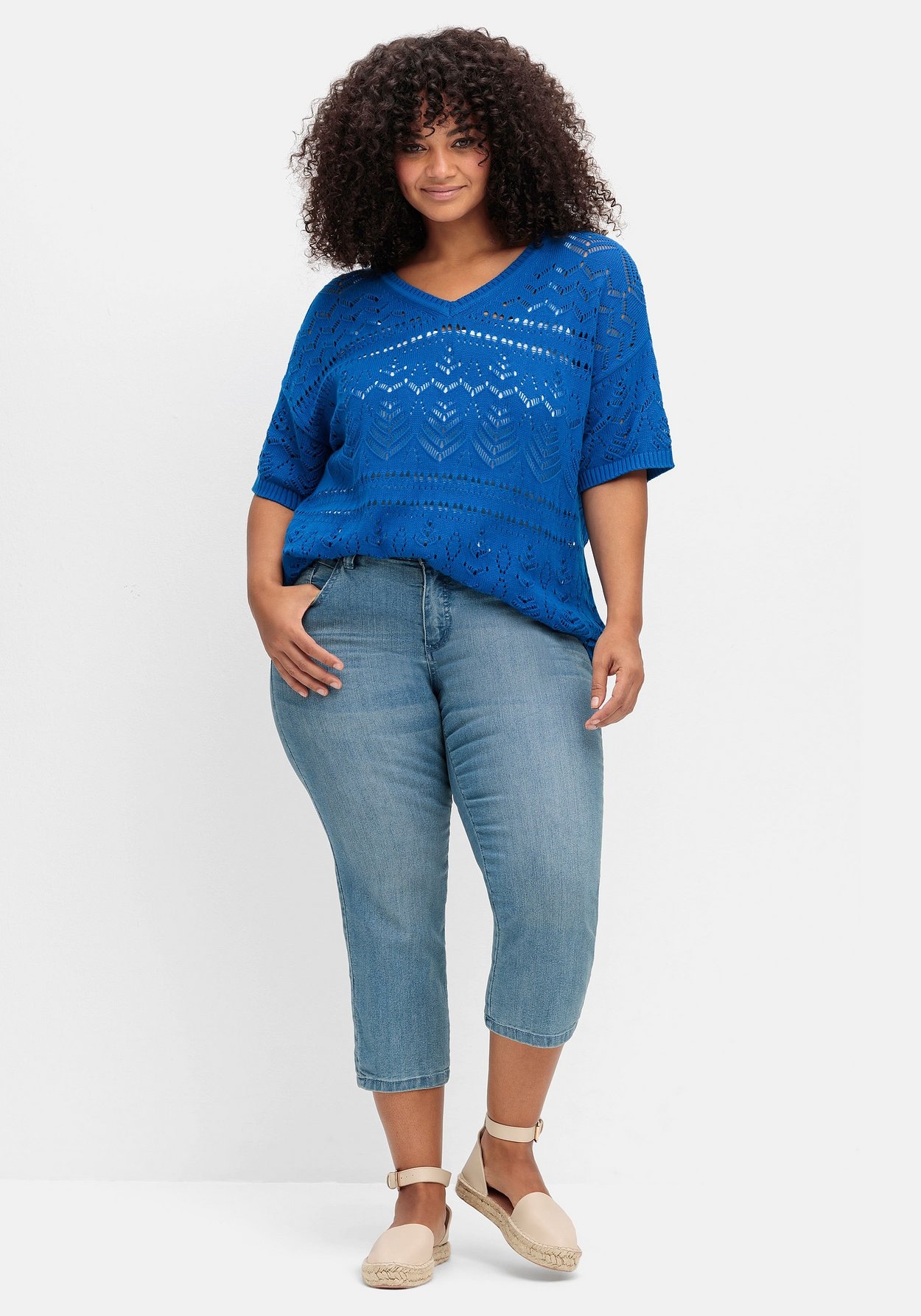 Sheego V-Ausschnitt-Pullover »Kurzarm-Pullover im Ajourstrick, in Oversize-Form«
