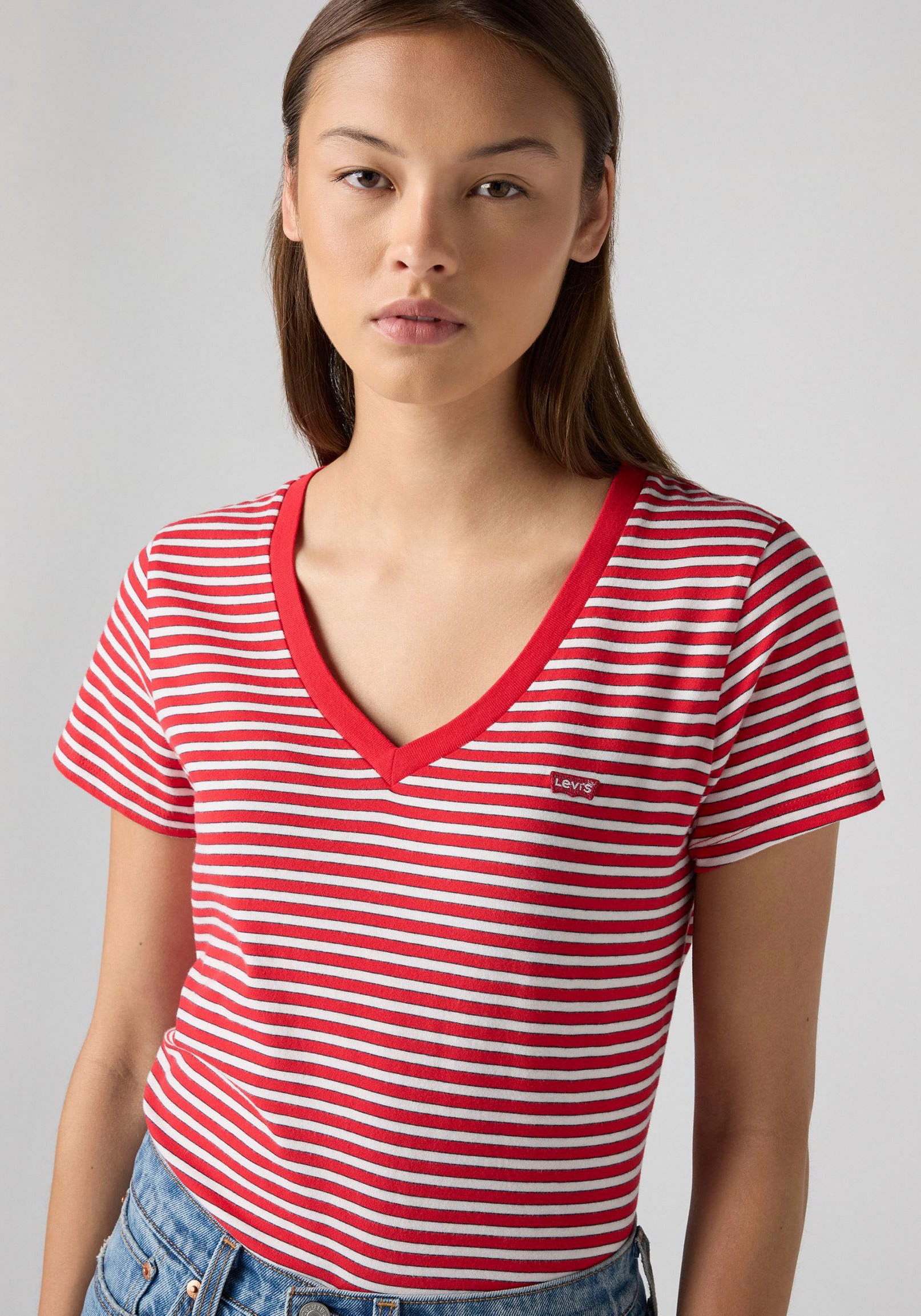 Levi's® T-Shirt »The perfect Tee«, mit kleiner Logo-Stickerei