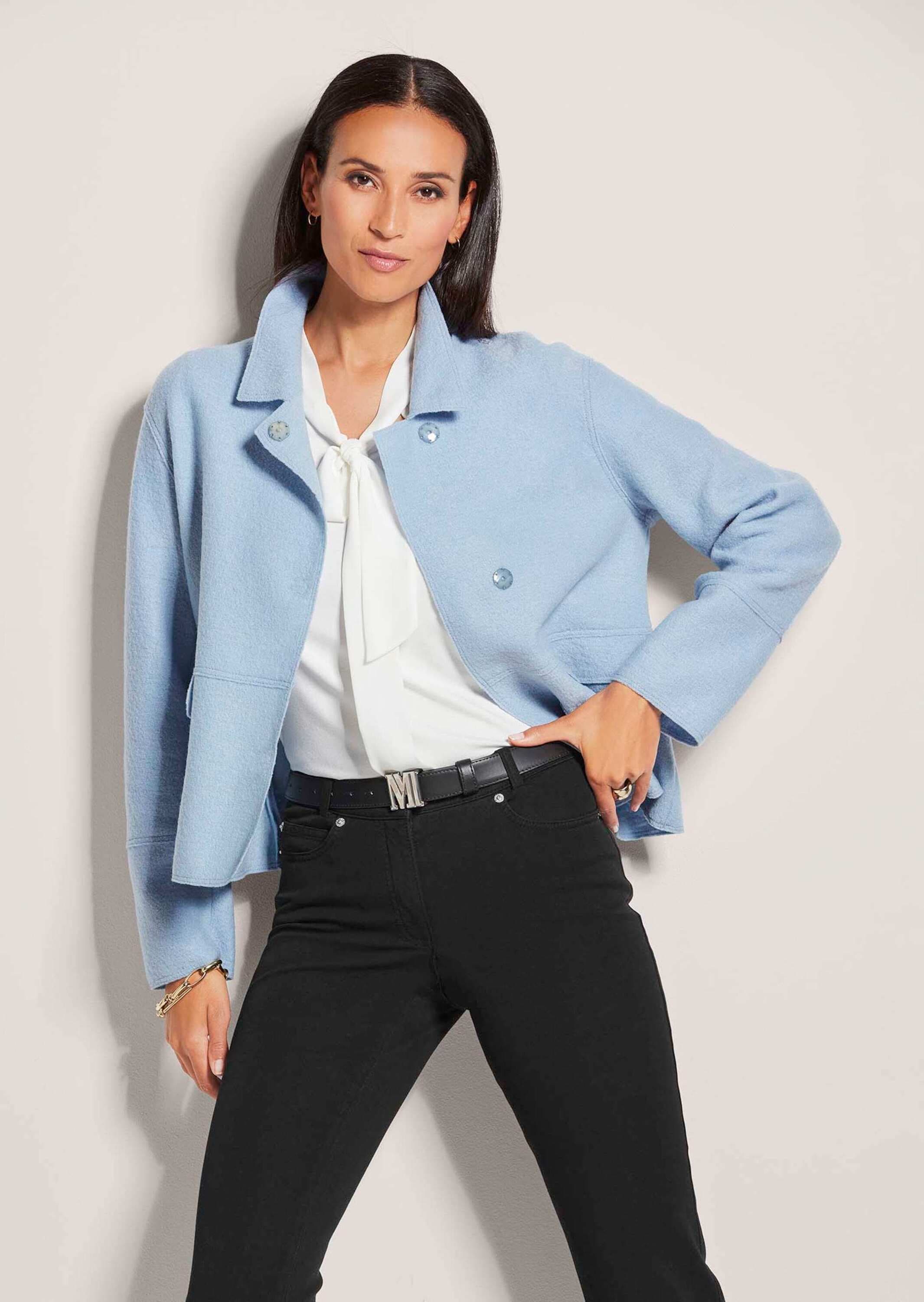 MADELEINE Kurzblazer »Kurzblazer Wollblazer mit Klappkragen und Pattentaschen« Wollblazer in Leichtverarbeitung, gekochte Wolle