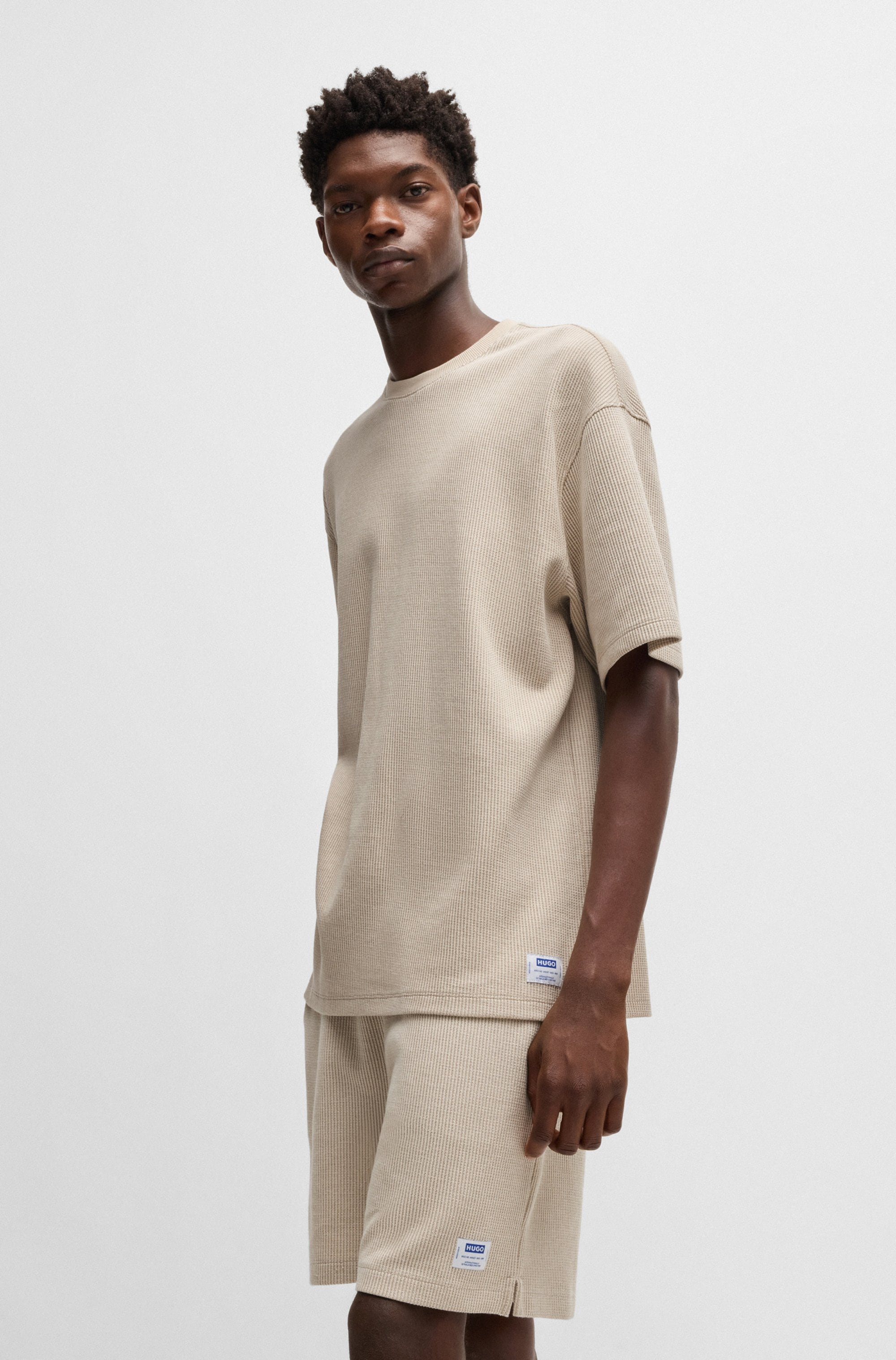 HUGO Blue T-Shirt »Nuwaffle« Rundhalsausschnitt, Regular Fit, dezentes Waffelmuster