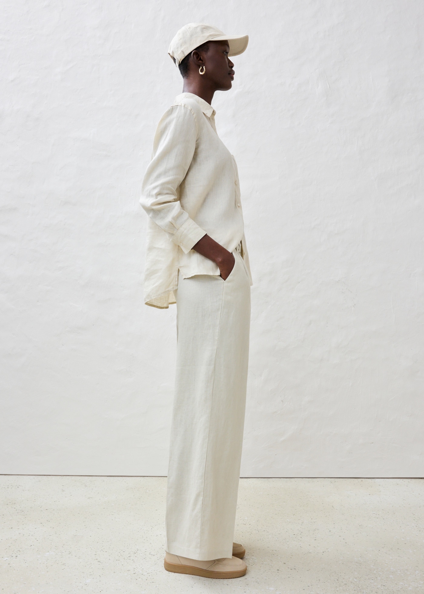 bonprix Bundfaltenhose  aus Leinen, strapazierfähiges Material, Loose Fit, mit Knittereffekt