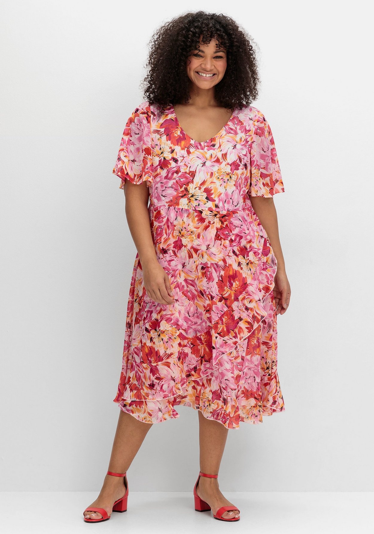 Sheego Chiffonkleid »Chiffonkleid mit Blumendruck und Flügelärmeln«