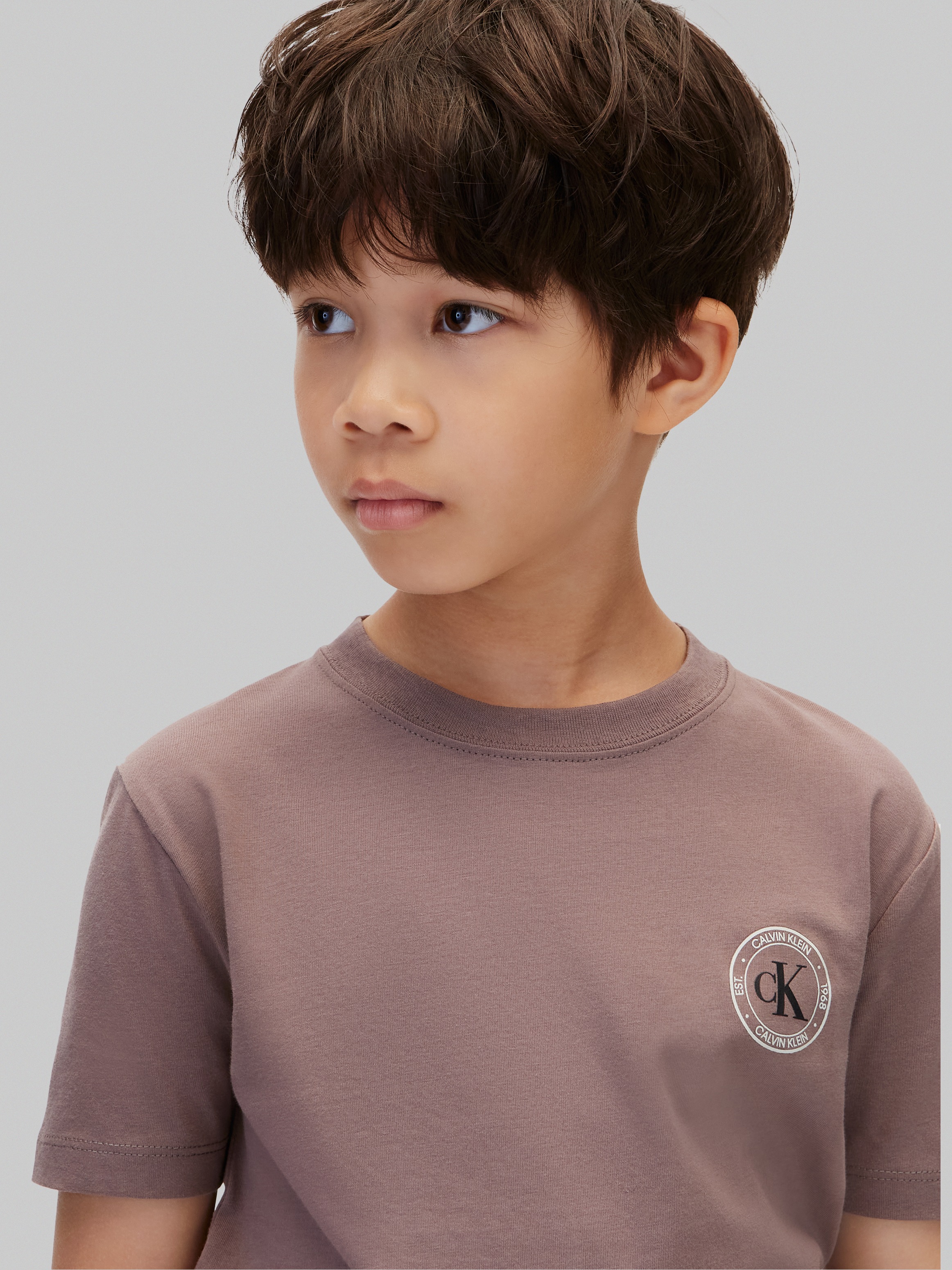Calvin Klein Jeans T-Shirt »CK SMALL CHEST CIRCLE SS T-SHIRT« Regular fit mit Rundhalsausschnitt