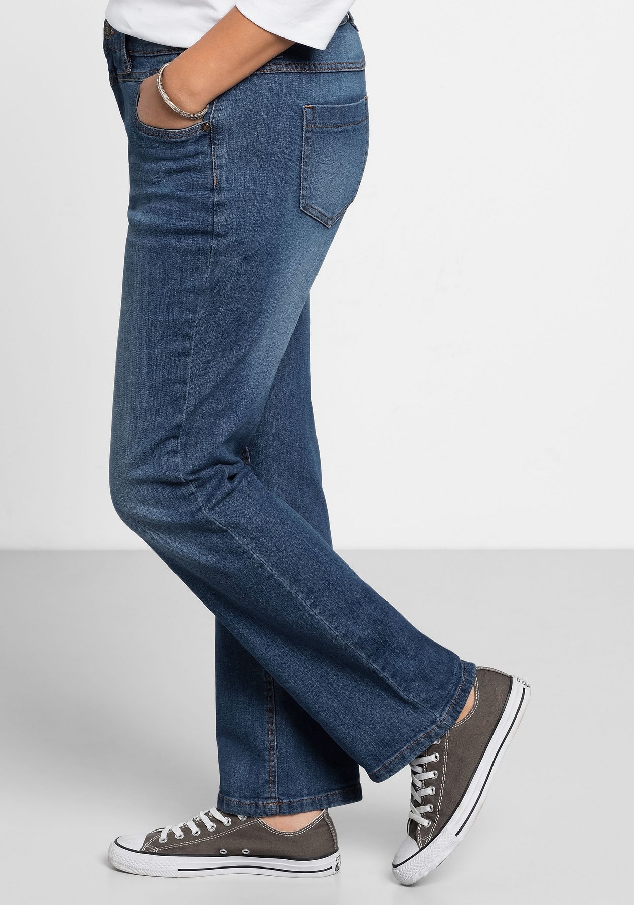 Sheego Stretch-Jeans »Jeans »Die Gerade« mit Used-Effekten«, »Die Gerade« mit Used-Effekten