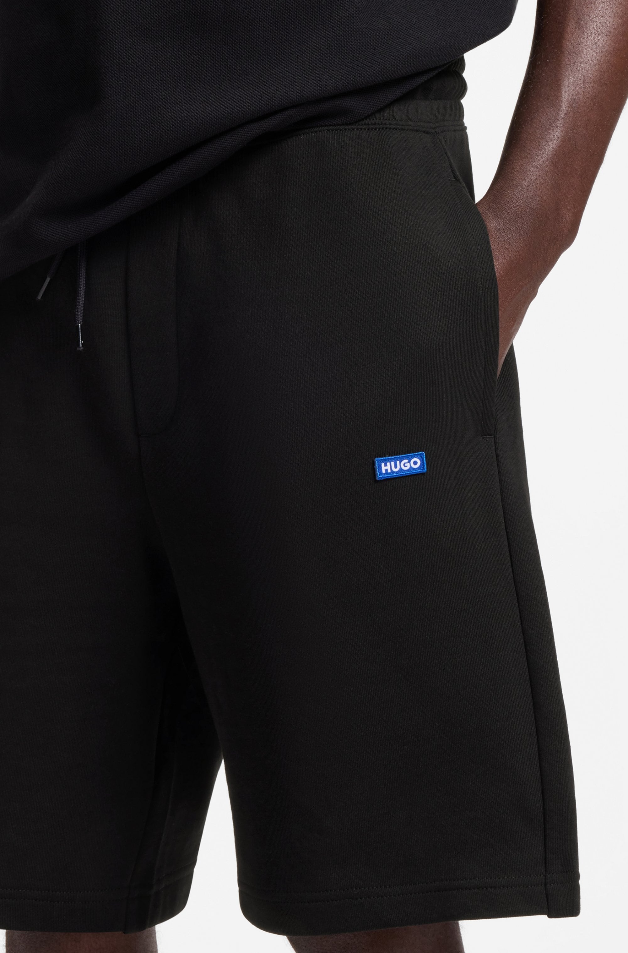 HUGO Blue Sweatshorts »Nasensio«  mit Markenlabel