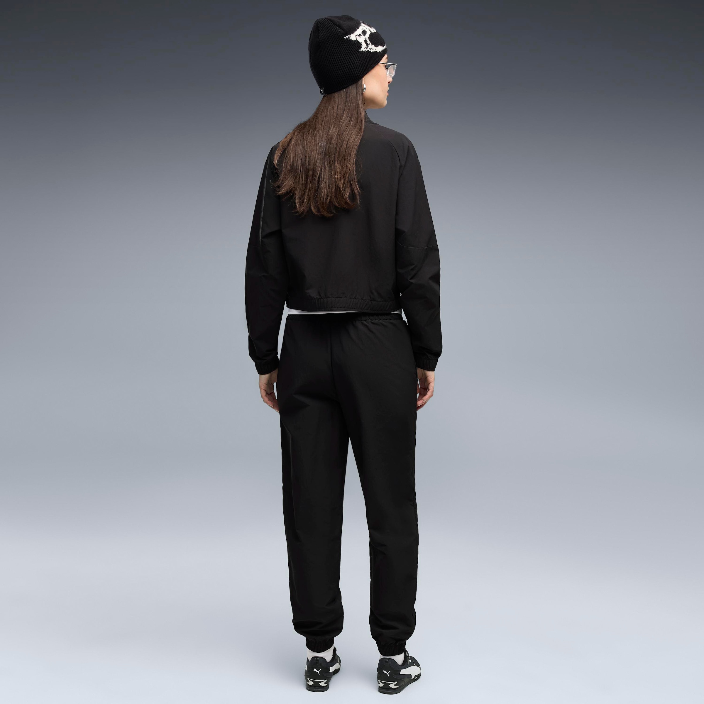 PUMA Jogginganzug »WOVEN STANDARD SUIT CL« 2 zweiteiliges Set, mit Knopfleiste, windabweisend, wärmeisolierend