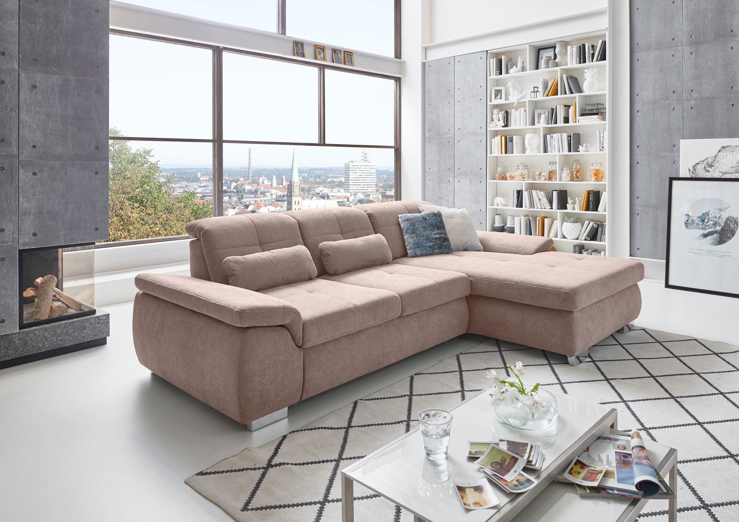 Die PlanBar Ecksofa »MP-IN16037 L-Form mit Kaltschaum-Polsterung« mit Sitztiefenverstellung & Zierkissen