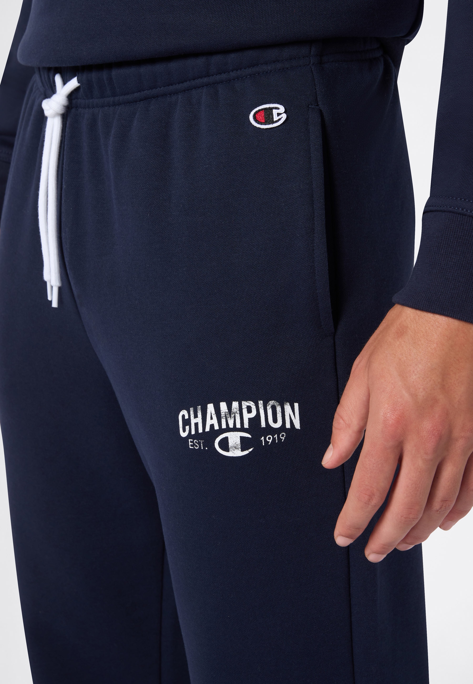 Champion Jogginghose »SPORTWEAR JOGGERS Standard Fit«  mit sportlichem Look, für Freizeit und Sportmode, schlichter Stil