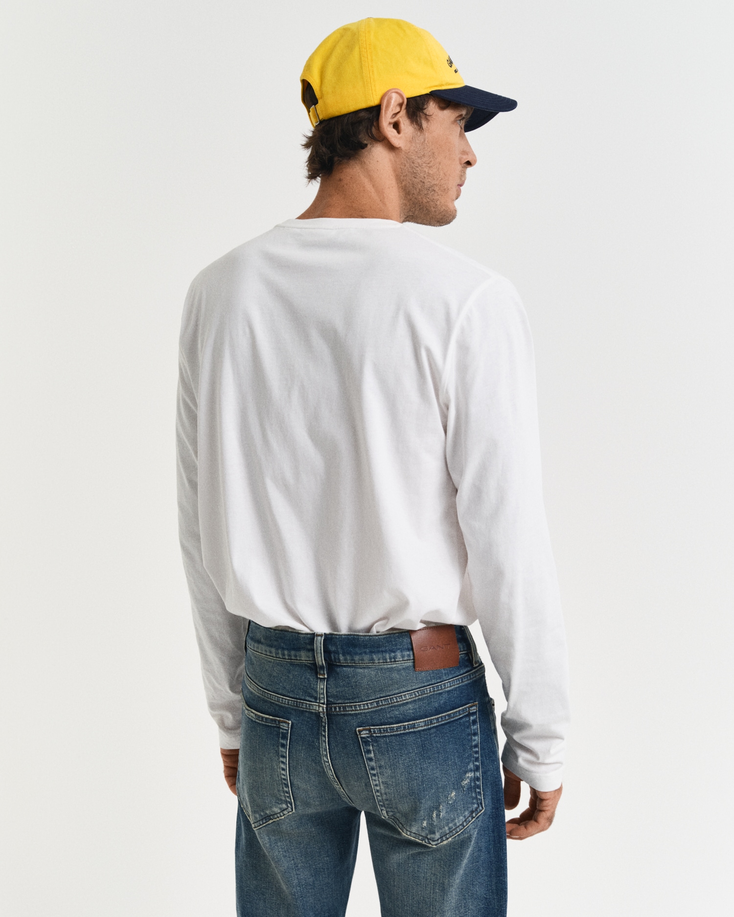 Gant Langarmshirt »REG SHIELD LS T-SHIRT« mit Logostickerei auf der Brust