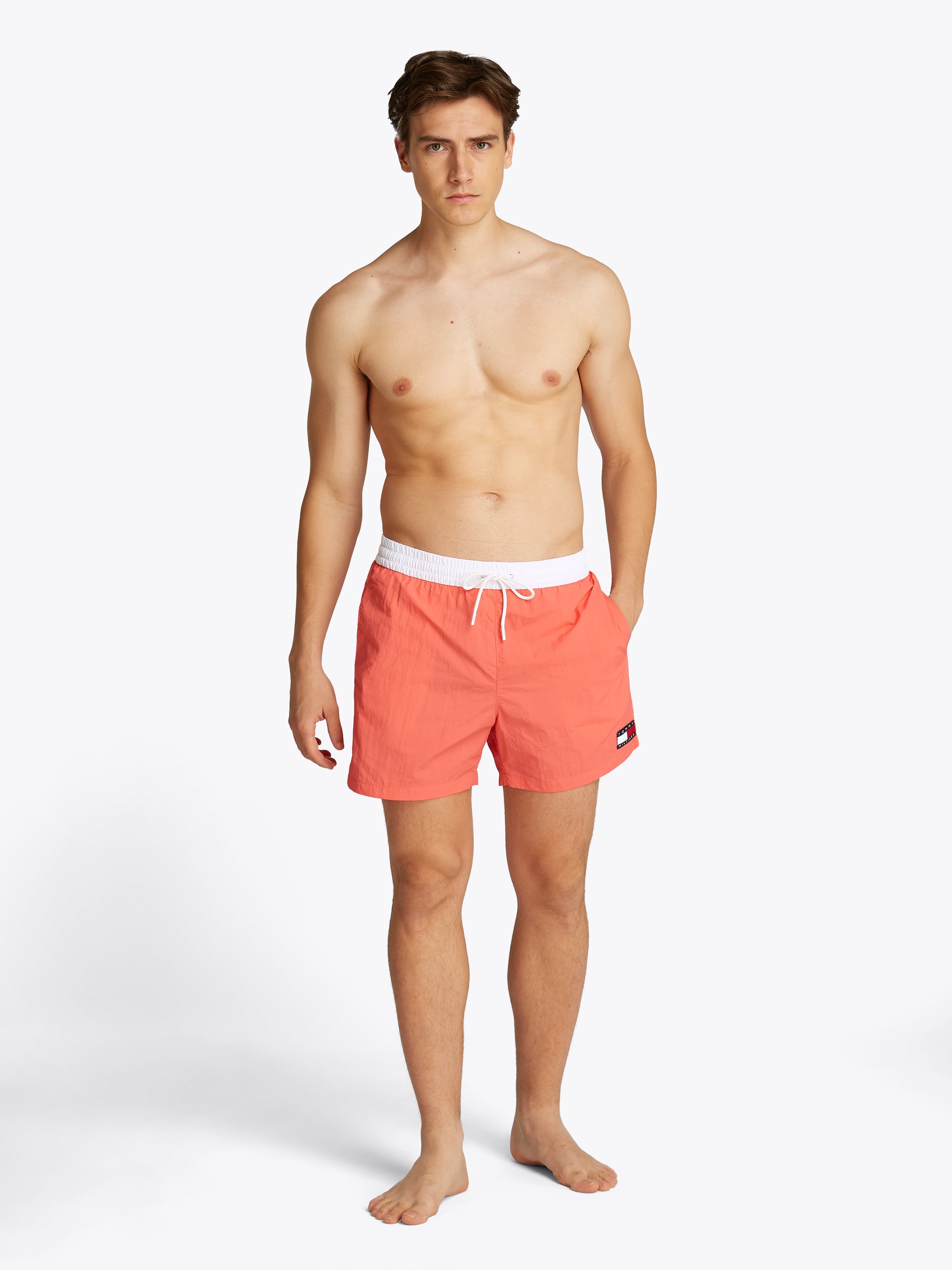 Tommy Hilfiger Swimwear Badeshorts »MEDIUM DRAWSTRING«, mit Logo-Patch, mit kontrastfarbenem Bund