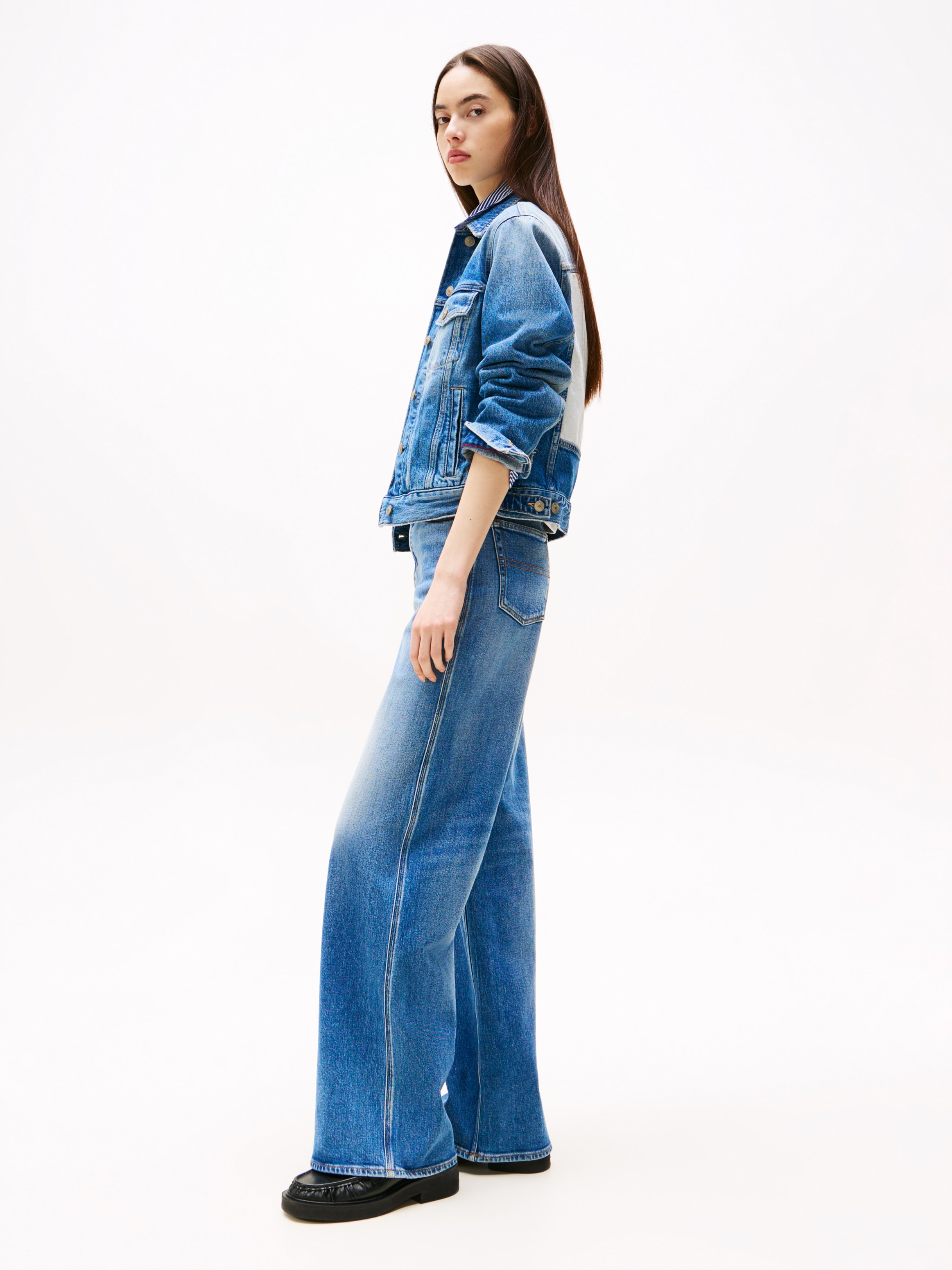 Tommy Jeans Weite Jeans »Claire High Rise«, mit Logo-Badge