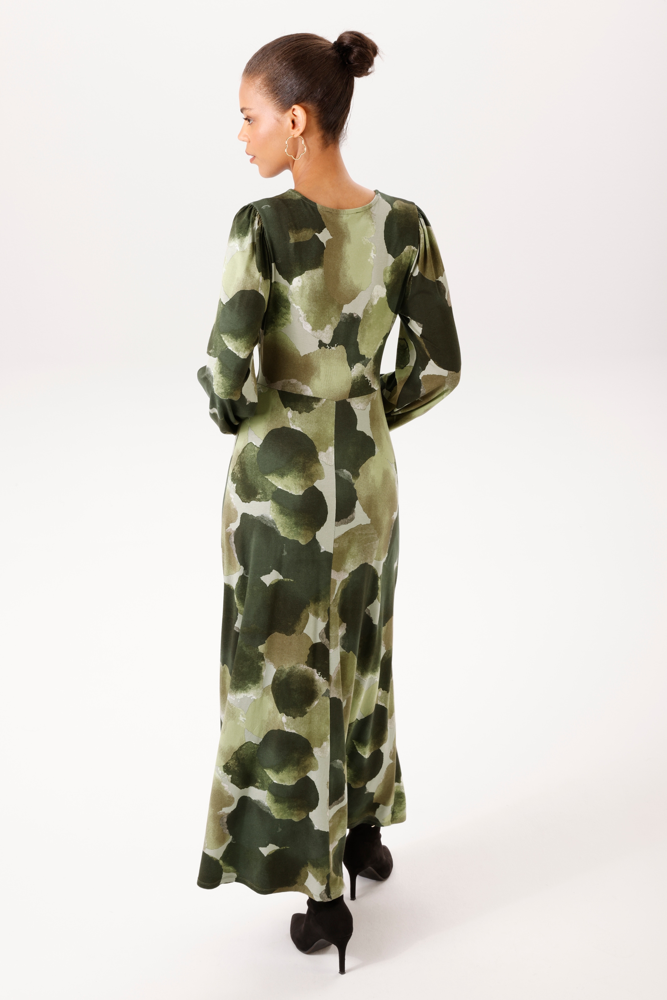 Aniston CASUAL Maxikleid mit raffiniertem Knoten am Dekolleté - NEUE KOLLEKTION