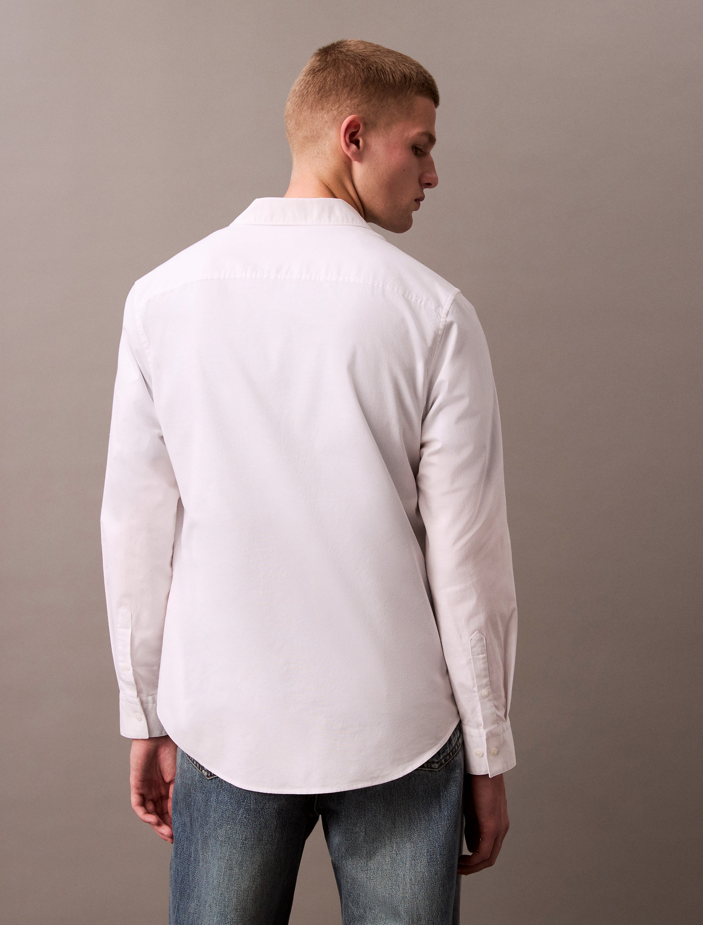 Calvin Klein Jeans Langarmhemd »LS SOLID OXFORD CLASSIC SHIRT«, Mit Rundhalsausschnitt