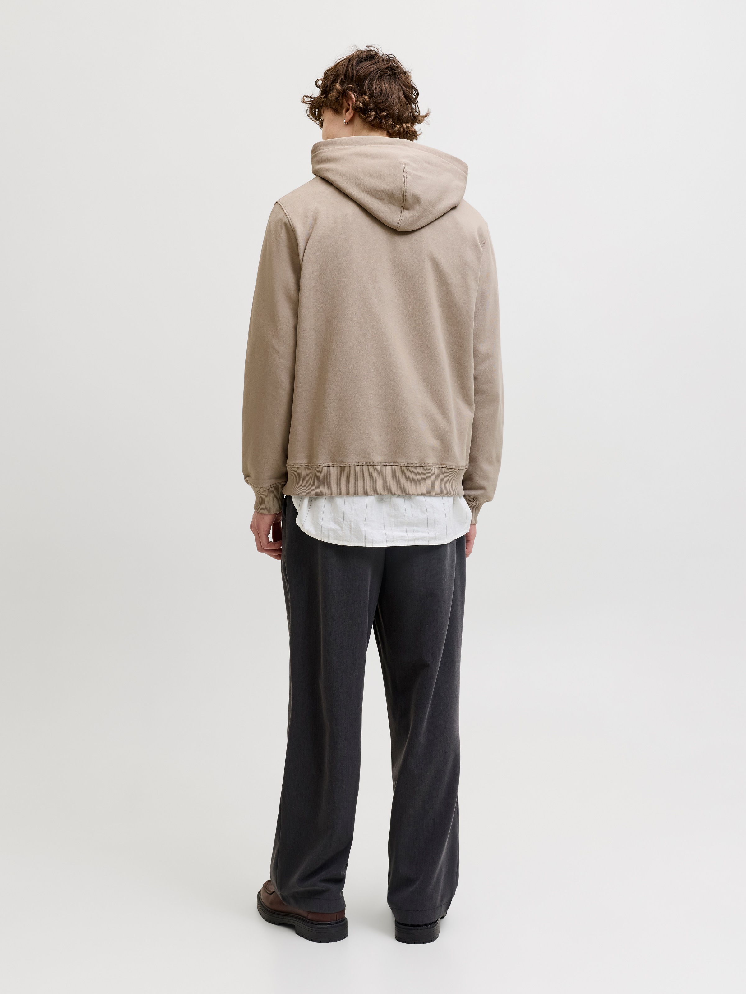 Jack & Jones Kapuzensweatshirt »JORNORREBRO EMB SWEAT HOOD NOOS«, mit Logo Print

