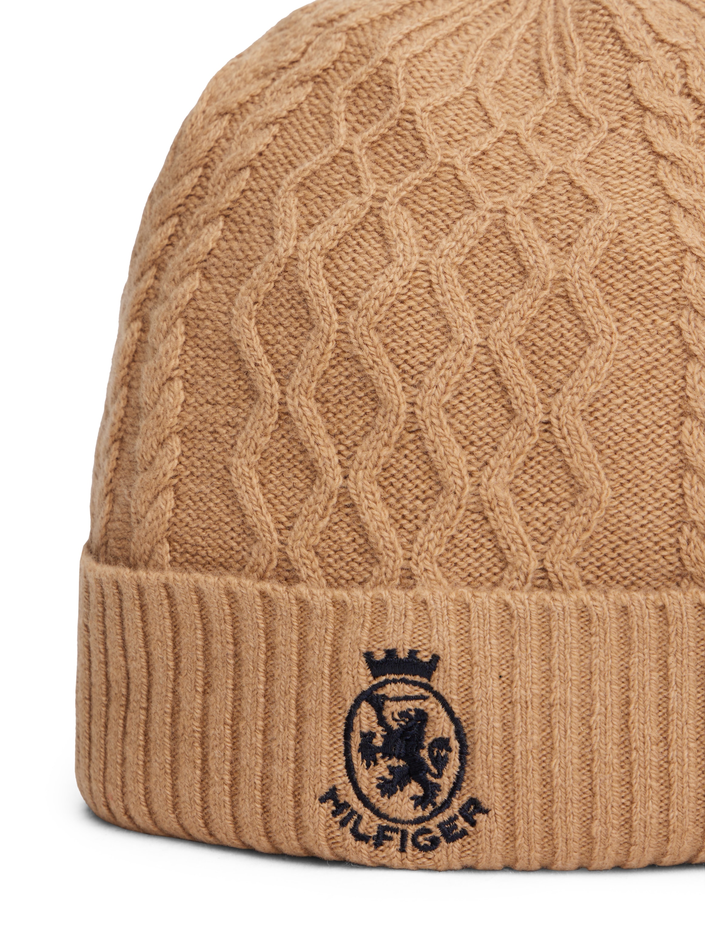 Tommy Hilfiger Beanie »TH CREST KNIT« Zopfstrickmuster, mit TH-Wappen