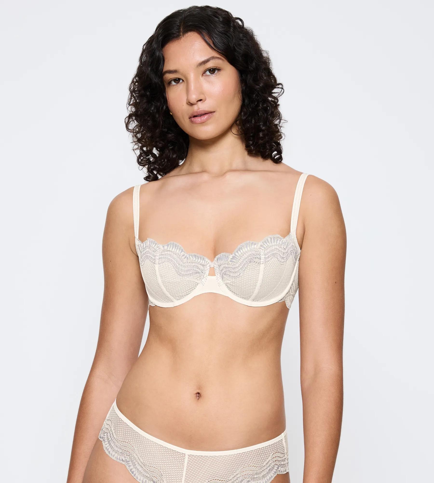 Triumph Balconette-BH »Comfort Glam« Komfort-Bügel, Spitze, florale-grafische Spitze, eleganter Look