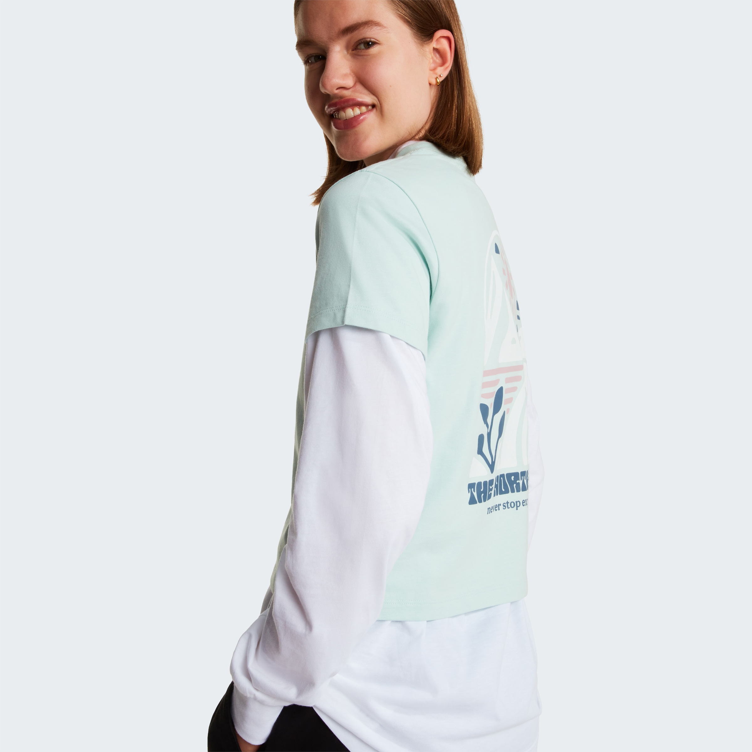 The North Face T-Shirt »W SUN REGULAR SHORT SLEEVE CUTIE TEE-GRAPHIC« sportlicher Stil, Kurzarm, für vielseitige Aktivitäten
