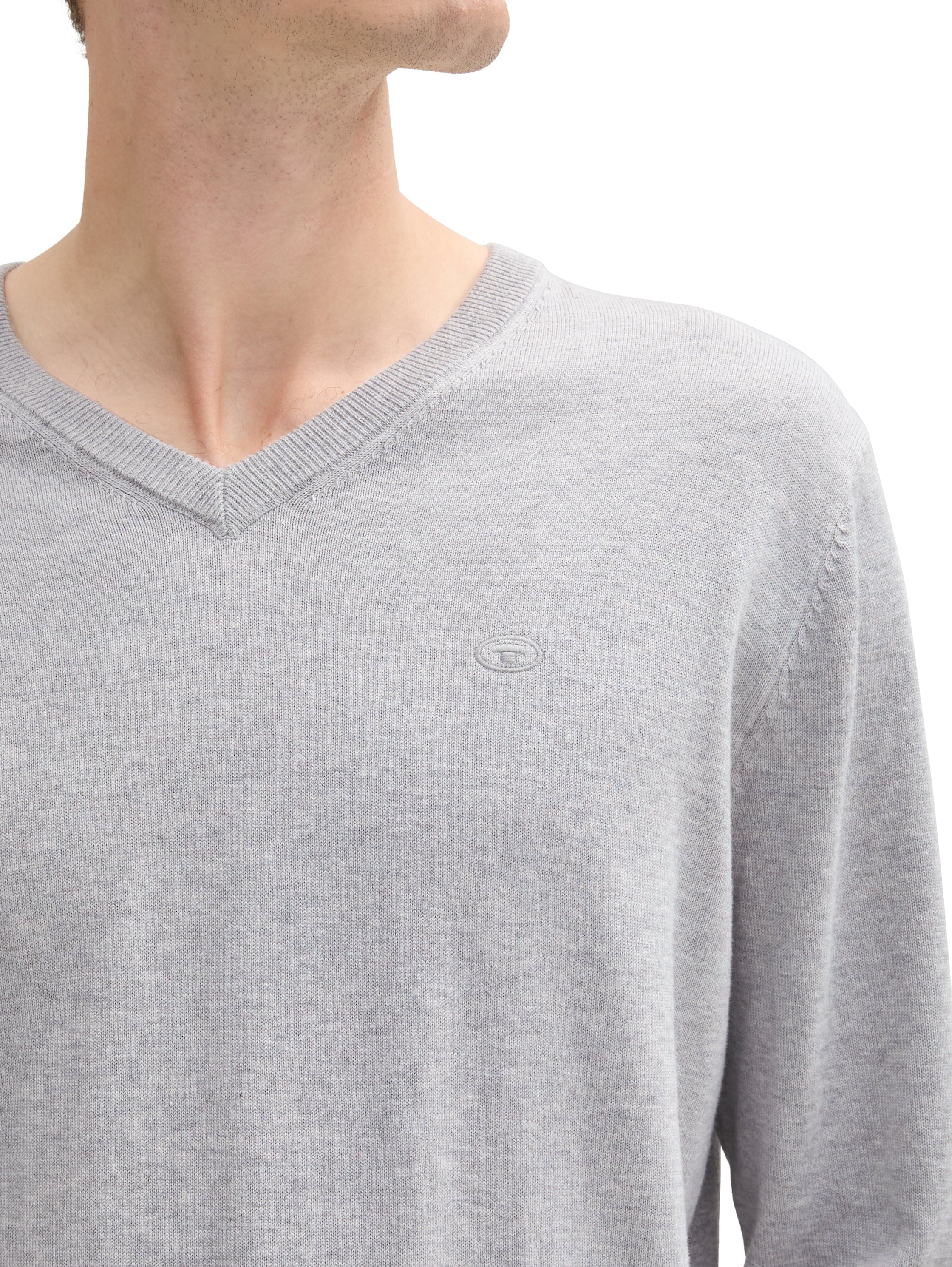 TOM TAILOR V-Ausschnitt-Pullover, mit kleiner Logo-Stickerei