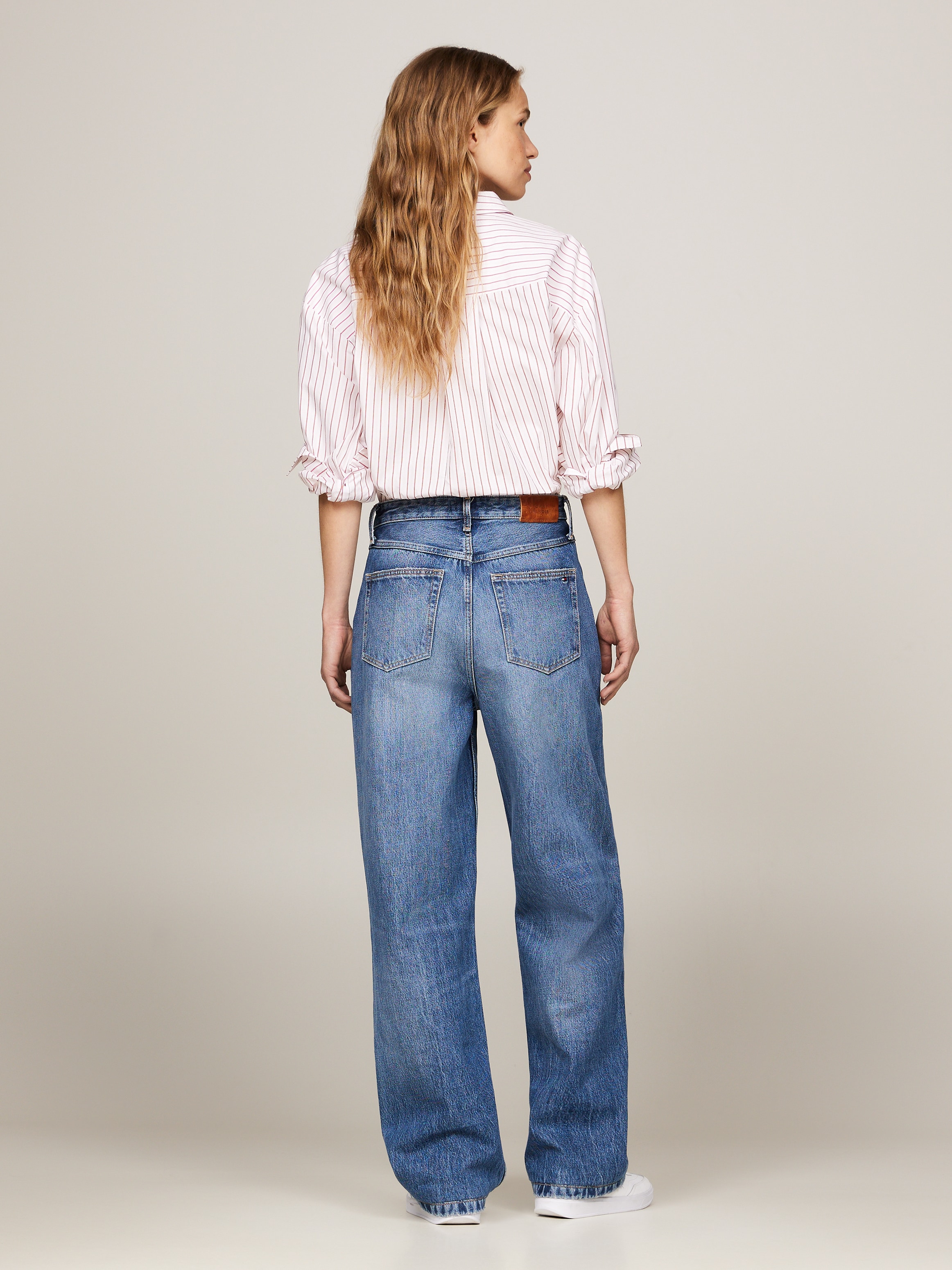 Tommy Hilfiger Straight-Jeans »RELAXED STRAIGHT HW GER«, mit Tommy Hilfger Logo-Badge