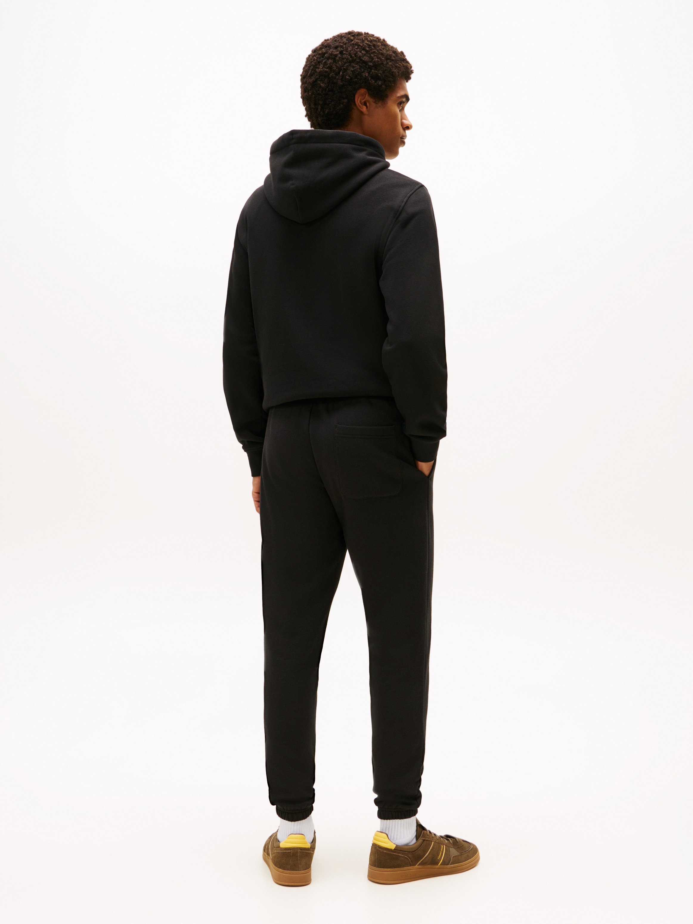 Tommy Jeans Sweathose »TJM SLIM S FLAG SWEATPANT«, Mit Kordelzug