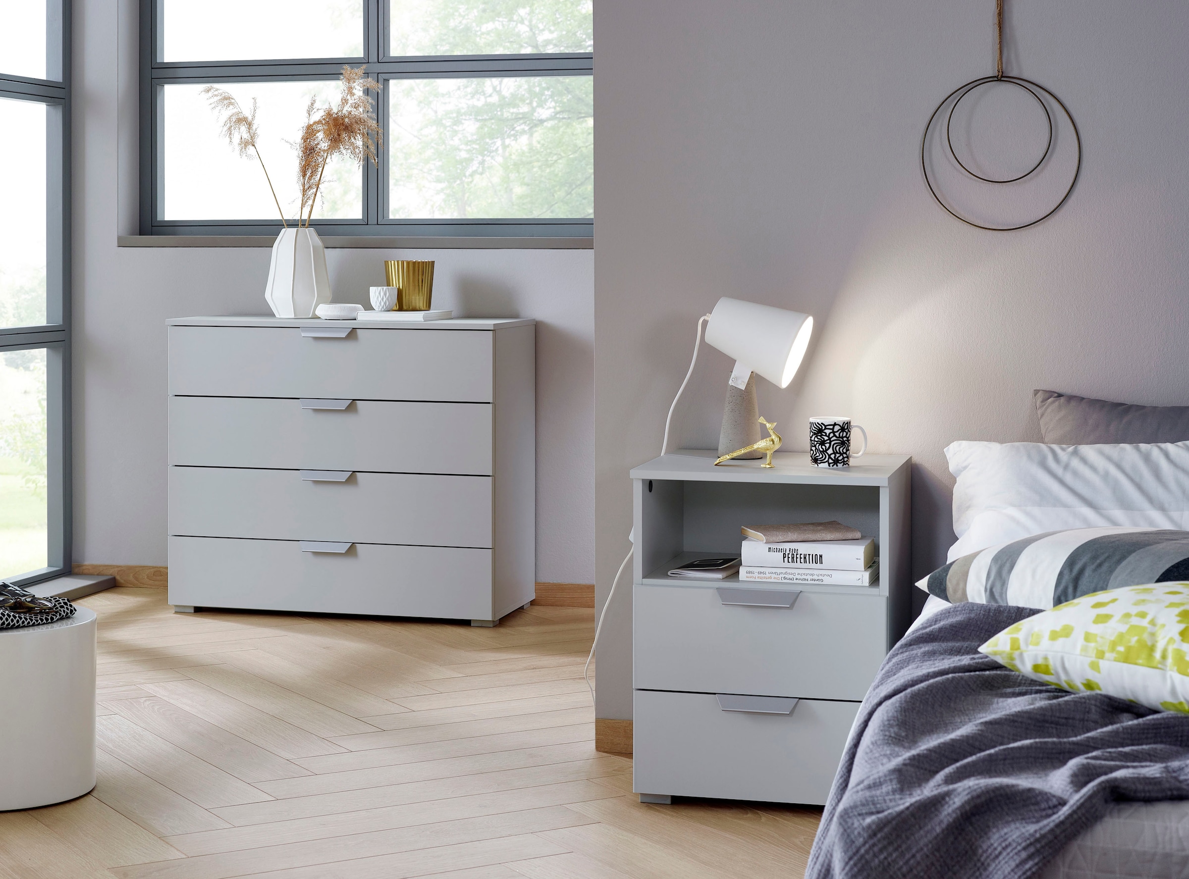 rauch Schubkastenkommode »Sideboard Schubladenkommode ORIAS mit Dekor- oder Hochglanzfront«, mit 4 Schubkästen und 2 Türen sowie Metallgriffen MADE IN GERMANY