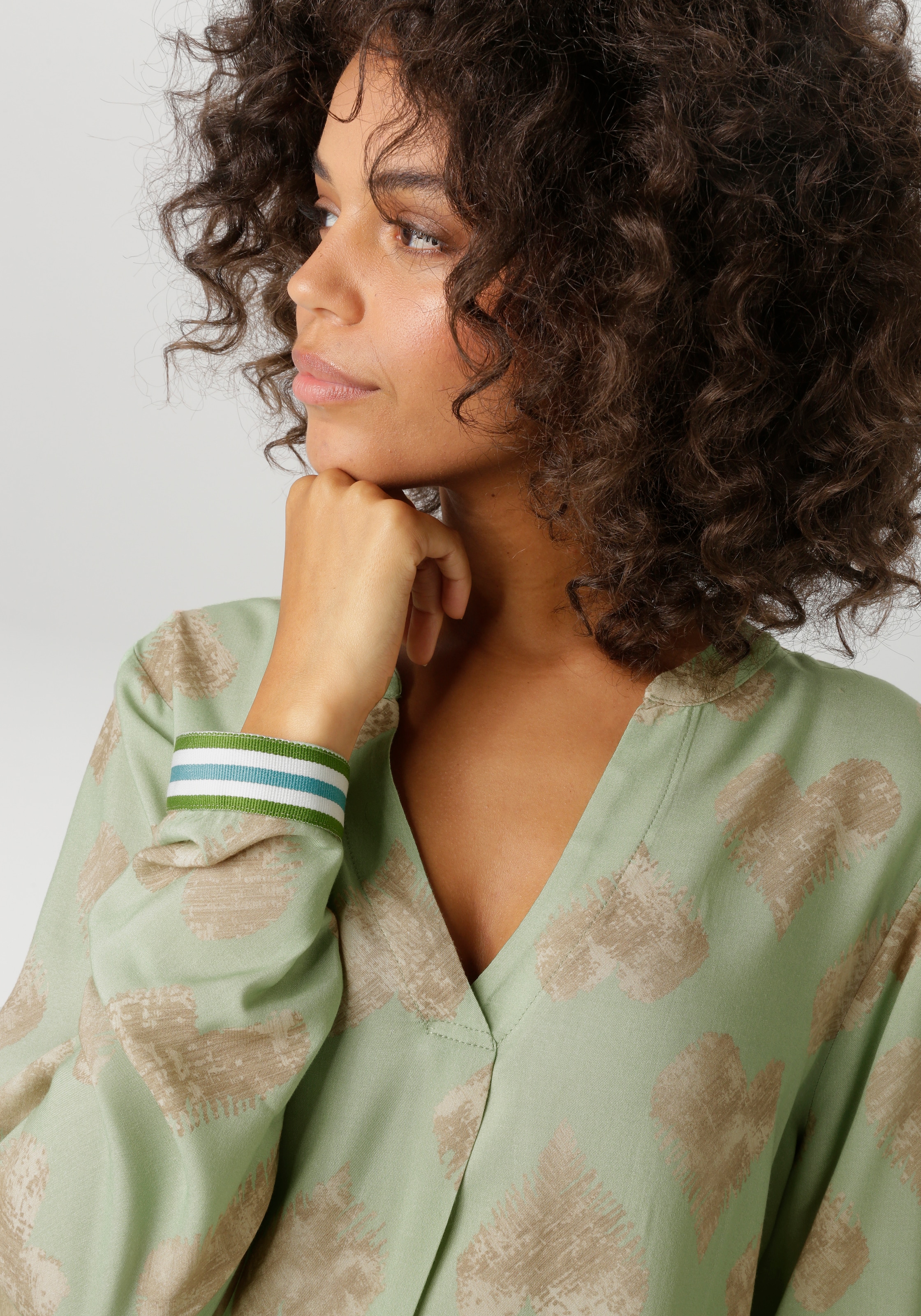 Aniston CASUAL Schlupfbluse mit kunstvollen Herzen bedruckt - NEUE KOLLEKTION