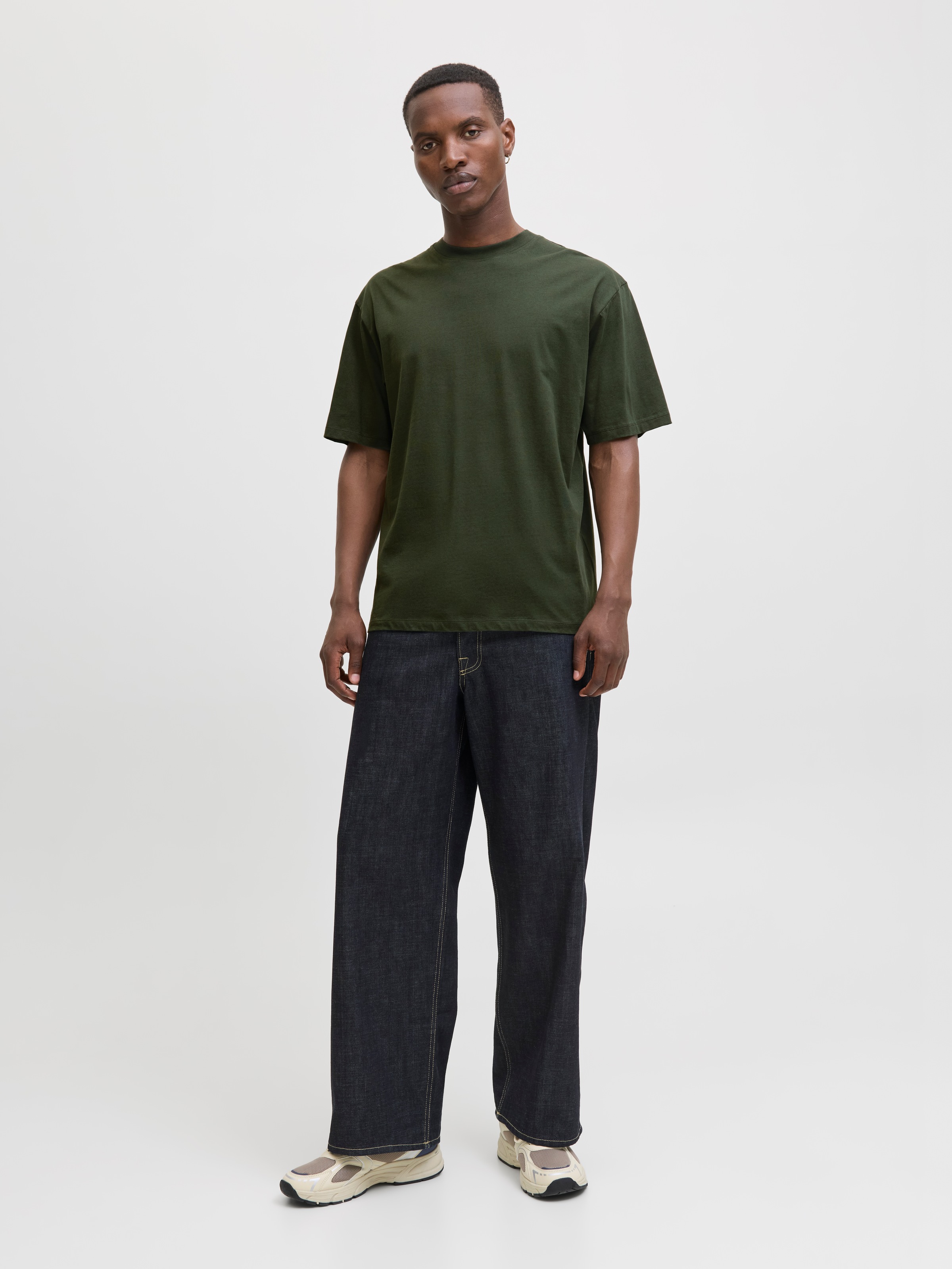 Jack & Jones Oversize-Shirt »JJEBRADLEY Oversize T-Shirt mit klassischem Rundhalsausschnitt« mit gekämmten Jersey