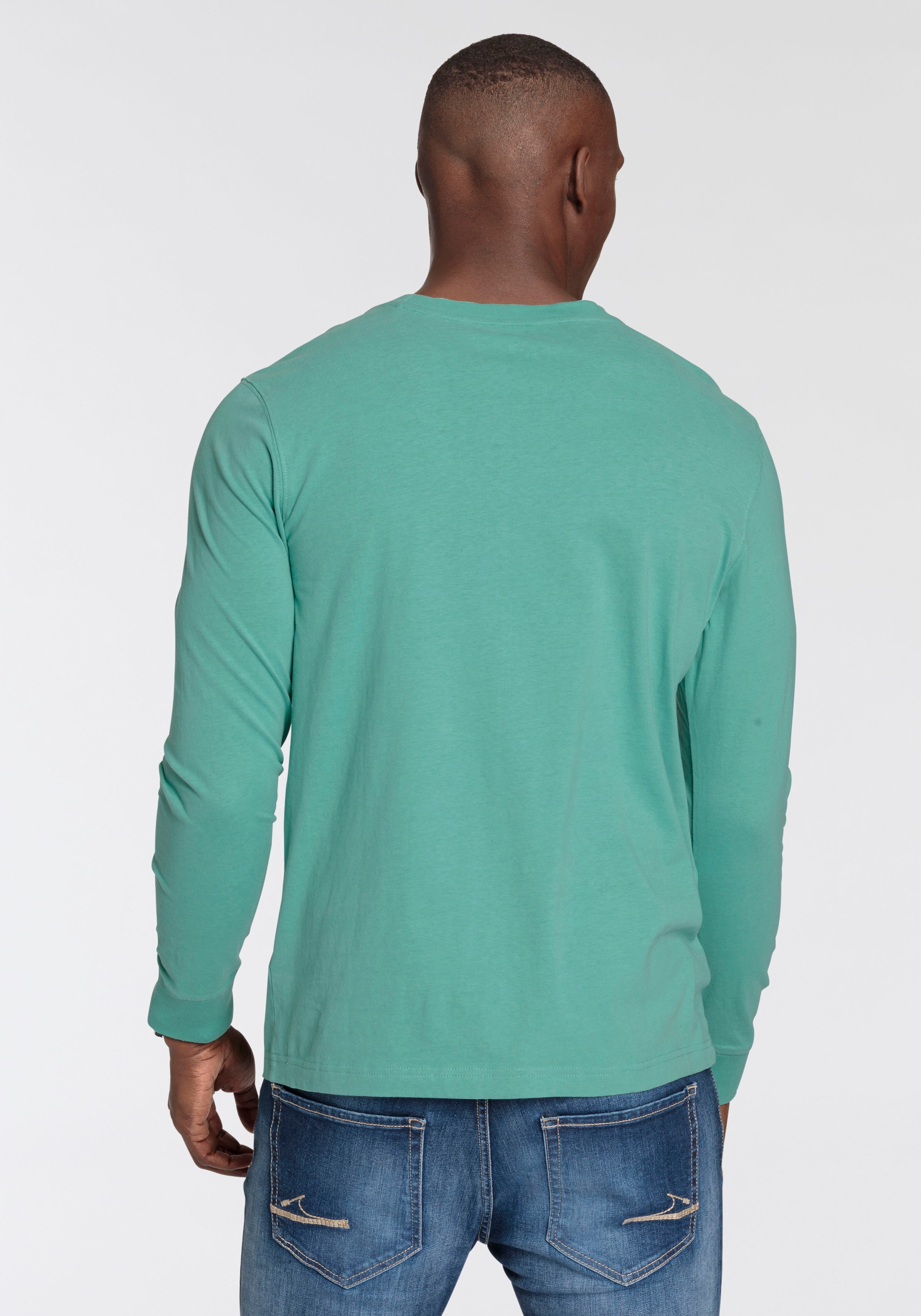 DELMAO Langarmshirt, schmale Passform, mit lässigem Print, Rundhalsausschnitt