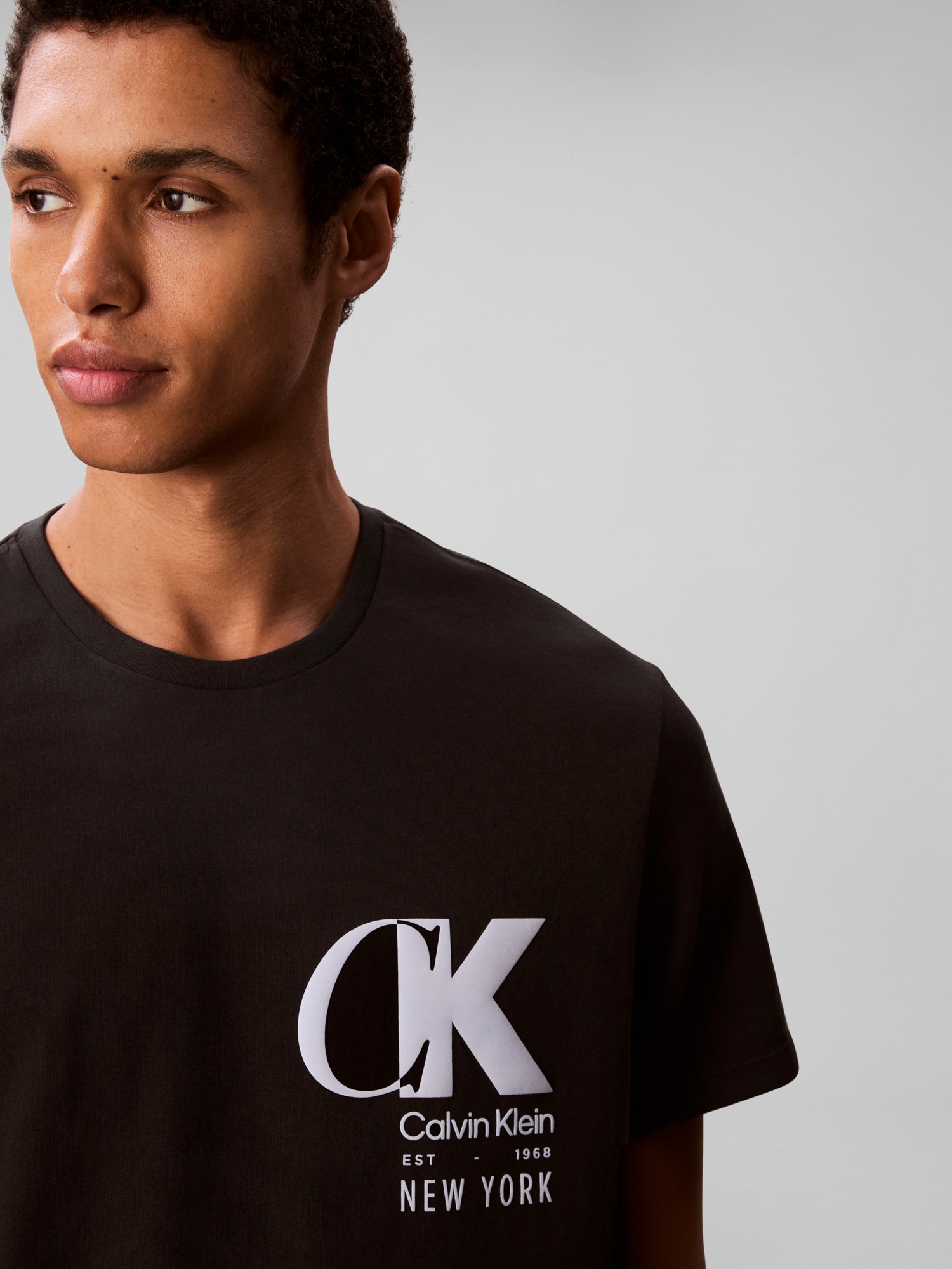 Calvin Klein T-Shirt »SS 20S EU CK OVERLAP GRAPHIC TEE« Mit Rundhalsausschnitt, regular fit