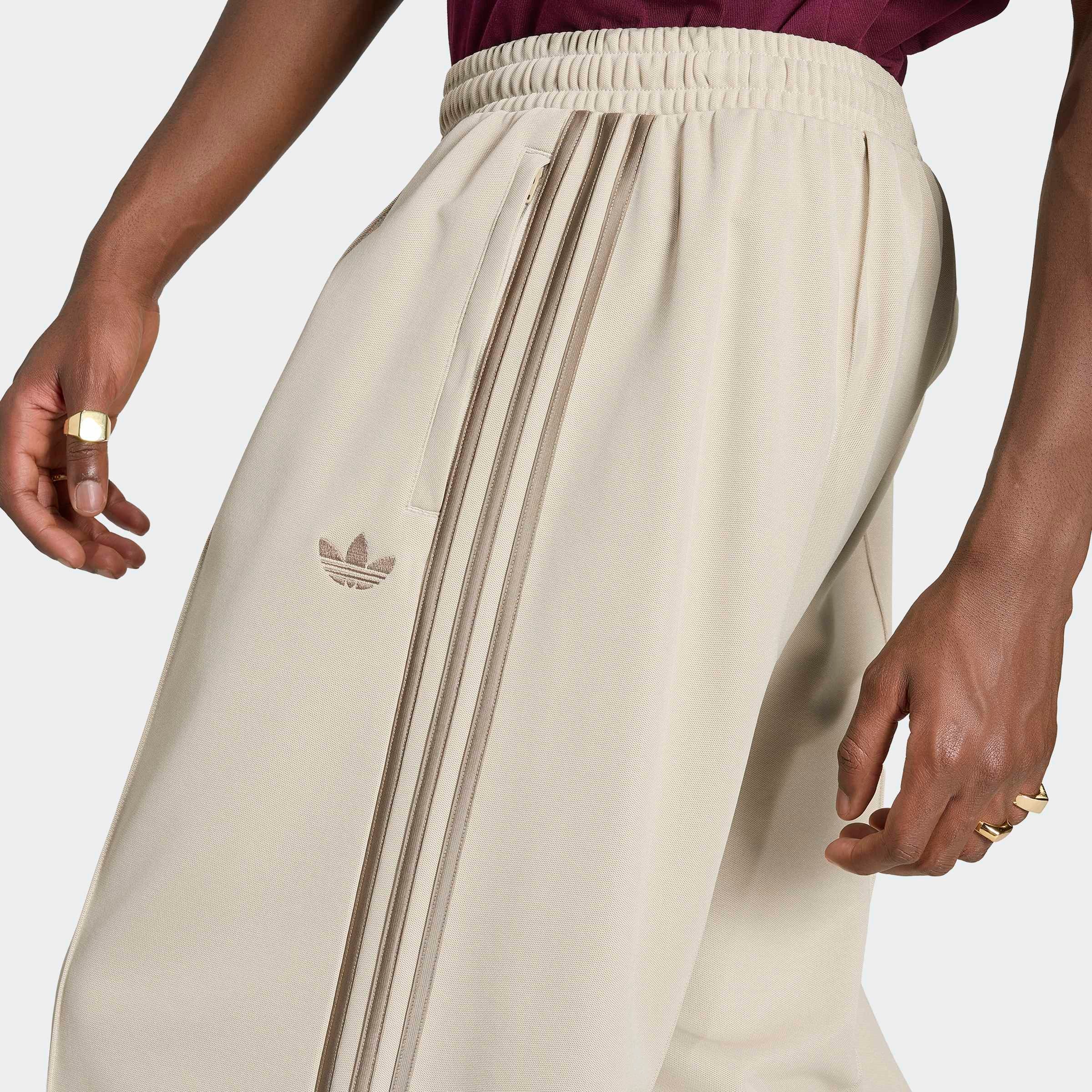 adidas Originals Sporthose »OS TP«  mit normal-weiter Passform, lange Hose, aus Baumwolle und Polyester