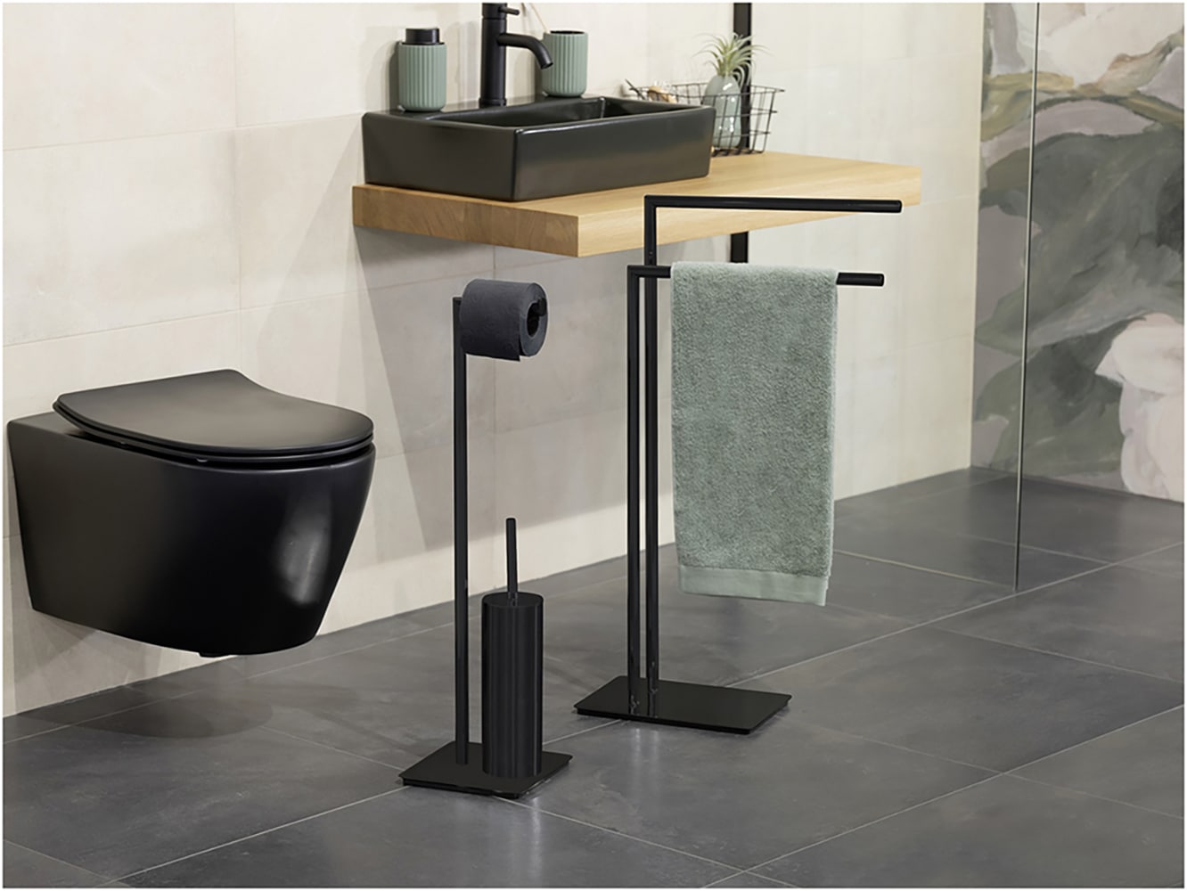 WENKO WC-Garnitur »Modell Recco«, aus Metall, Standgarnitur, Stahl, mit Toilettenpapierrollenhalterung und Klobürste