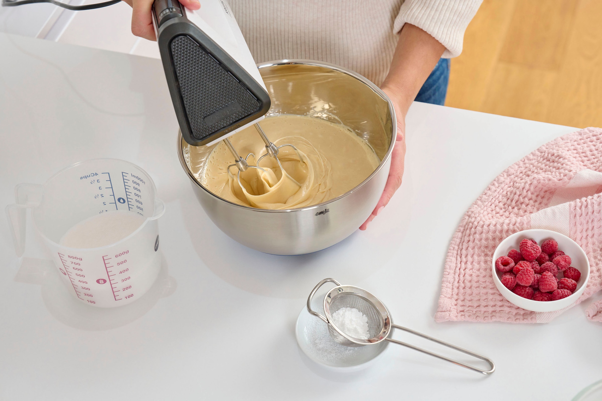 Emsa Rührschüssel »Emsa K32722 Prep&Bake Edelstahl-Rührschüssel 22 cm« 1 Stk. aus Edelstahl rutschfester Boden, Ausgießlippe für präzises Ausgießen