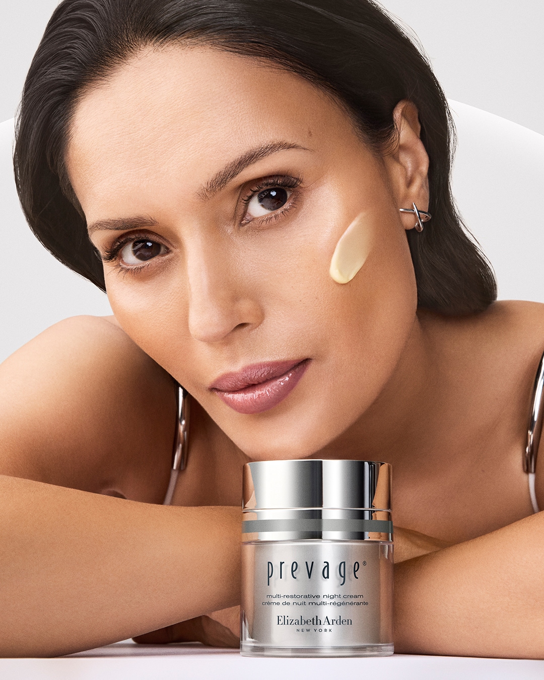 Elizabeth Arden Nachtcreme »MULTI-RESTORATIVE NIGHT CREAM« für die Anwendung während des Schlafs, mit Multi-Restorative Formel