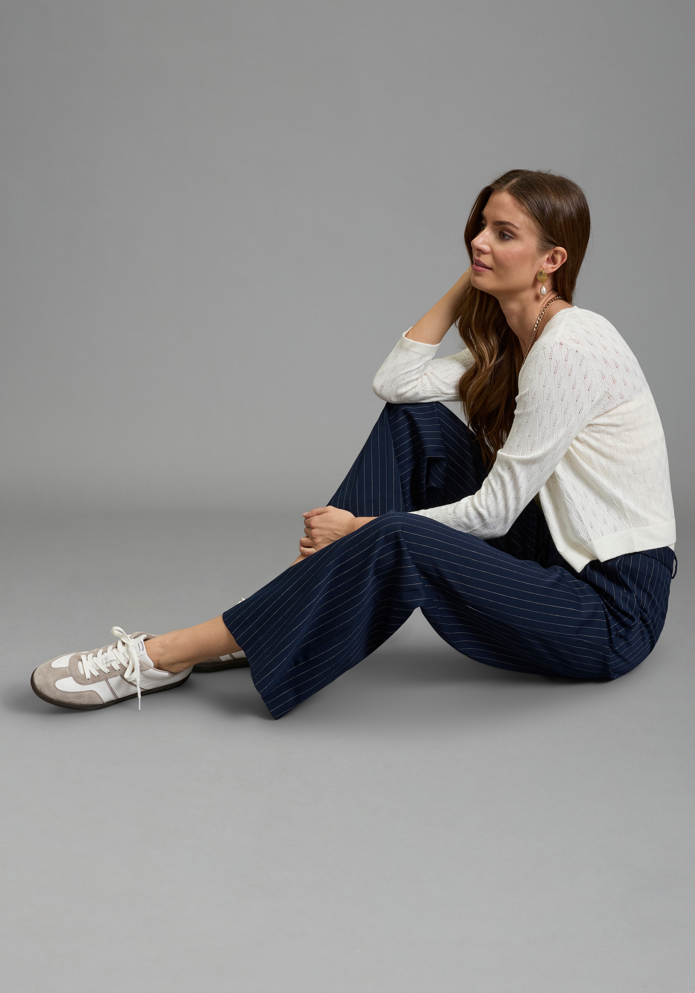 Laura Scott Strickjacke mit femininer Wellenkante