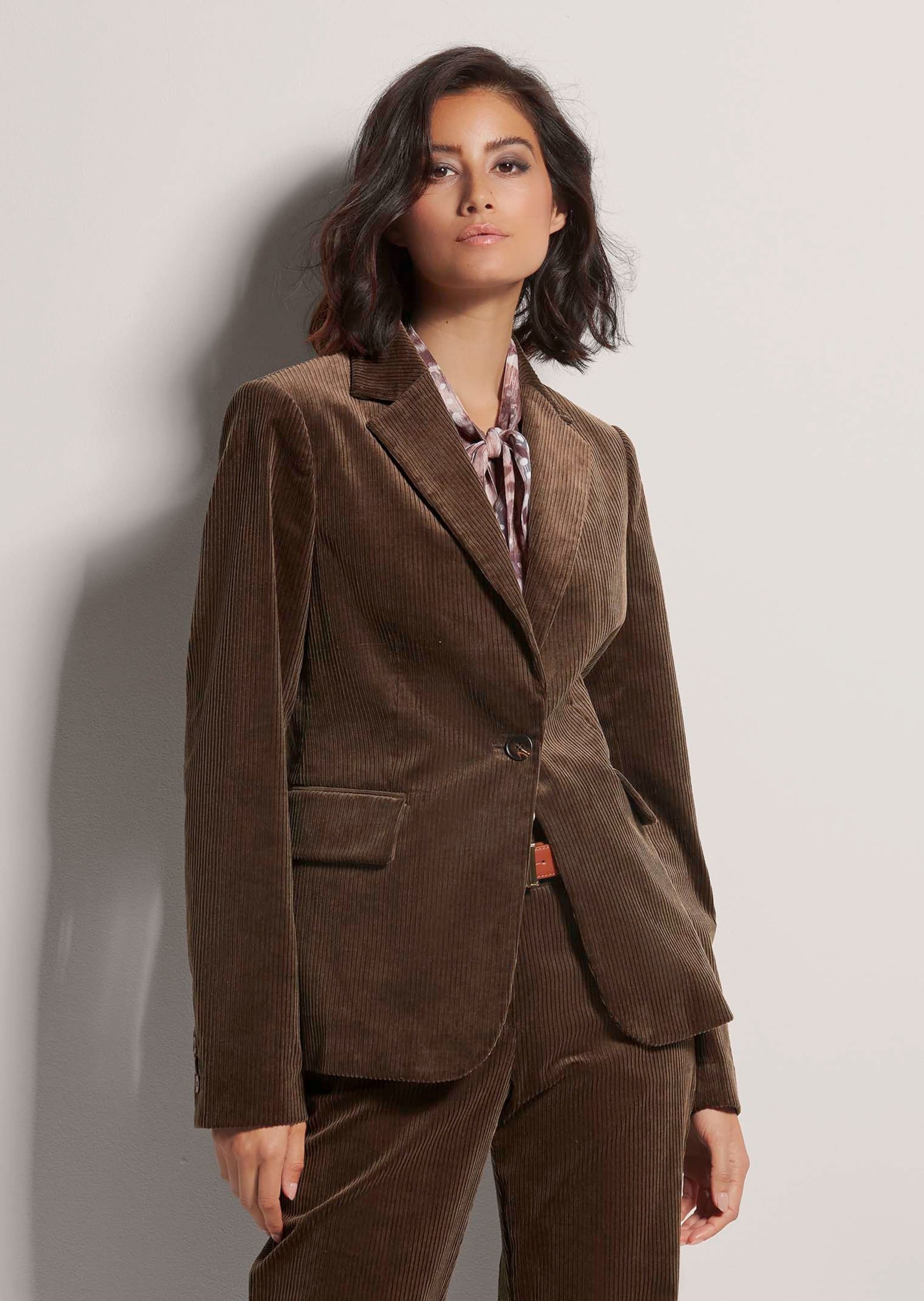 MADELEINE Jerseyblazer »Cordblazer Klassischer Cordblazer mit Reverskragen«
