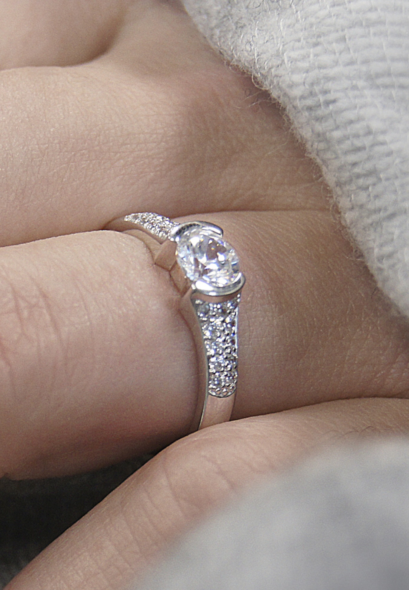 ONE ELEMENT Goldring »Zirkonia Ring aus 333 Weißgold«