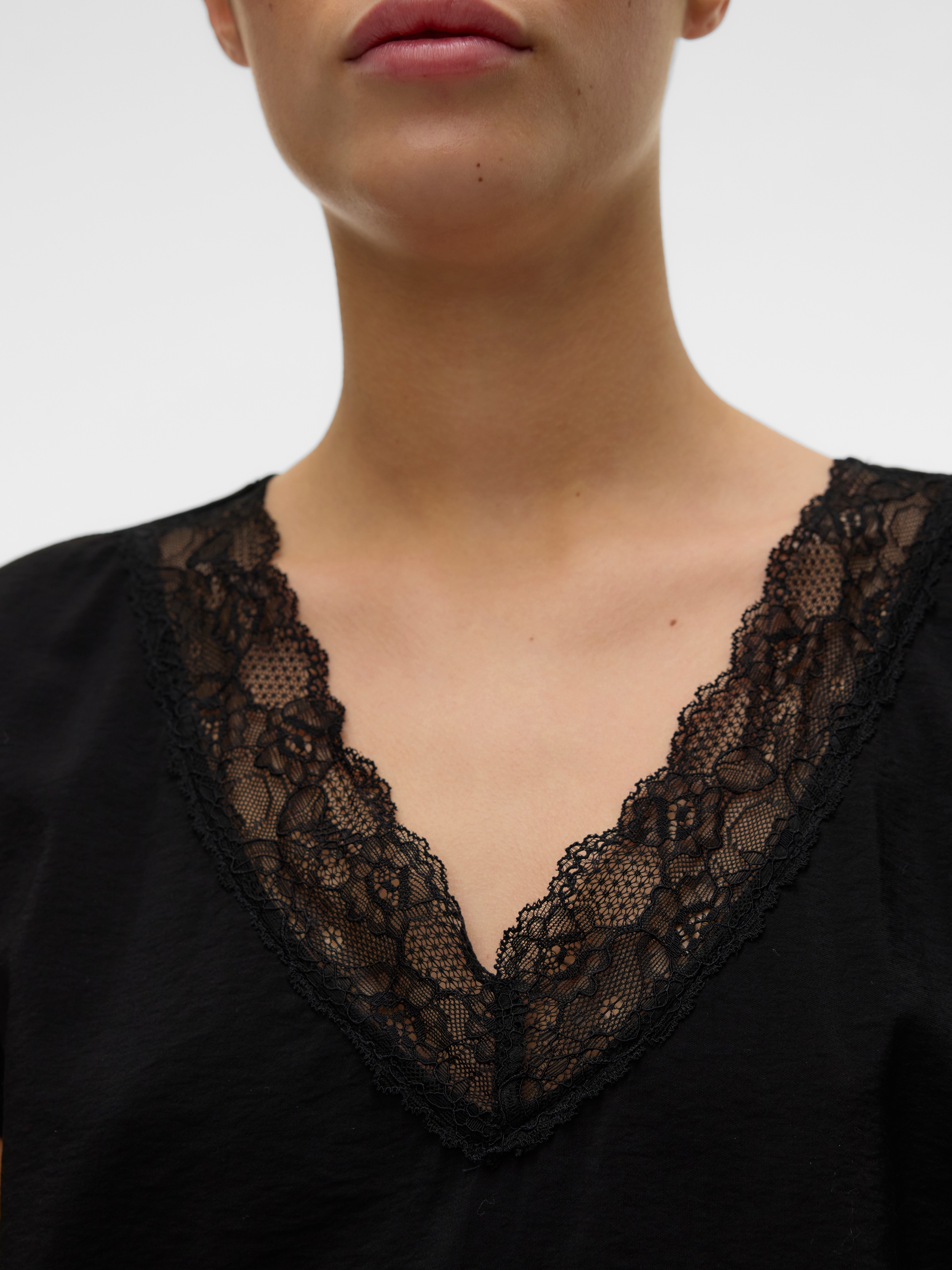 Vero Moda Spitzentop »VMSAFA SL V-NECK LACE TOP WVN GA NOOS«
