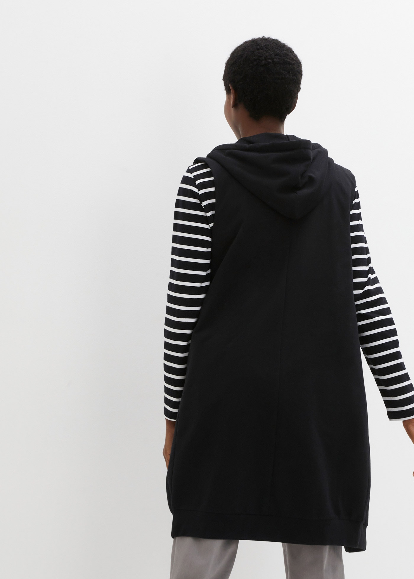bonprix Sweatweste aus Baumwolle und Polyester, lange Weste mit Kapuze
