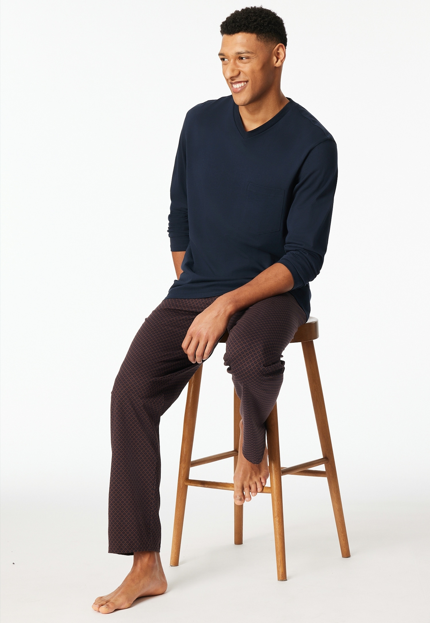 Schiesser Schlafanzug »Comfort Essentials« 2 tlg. mit V-Ausschnitt und aufgesetzter Brusttasche