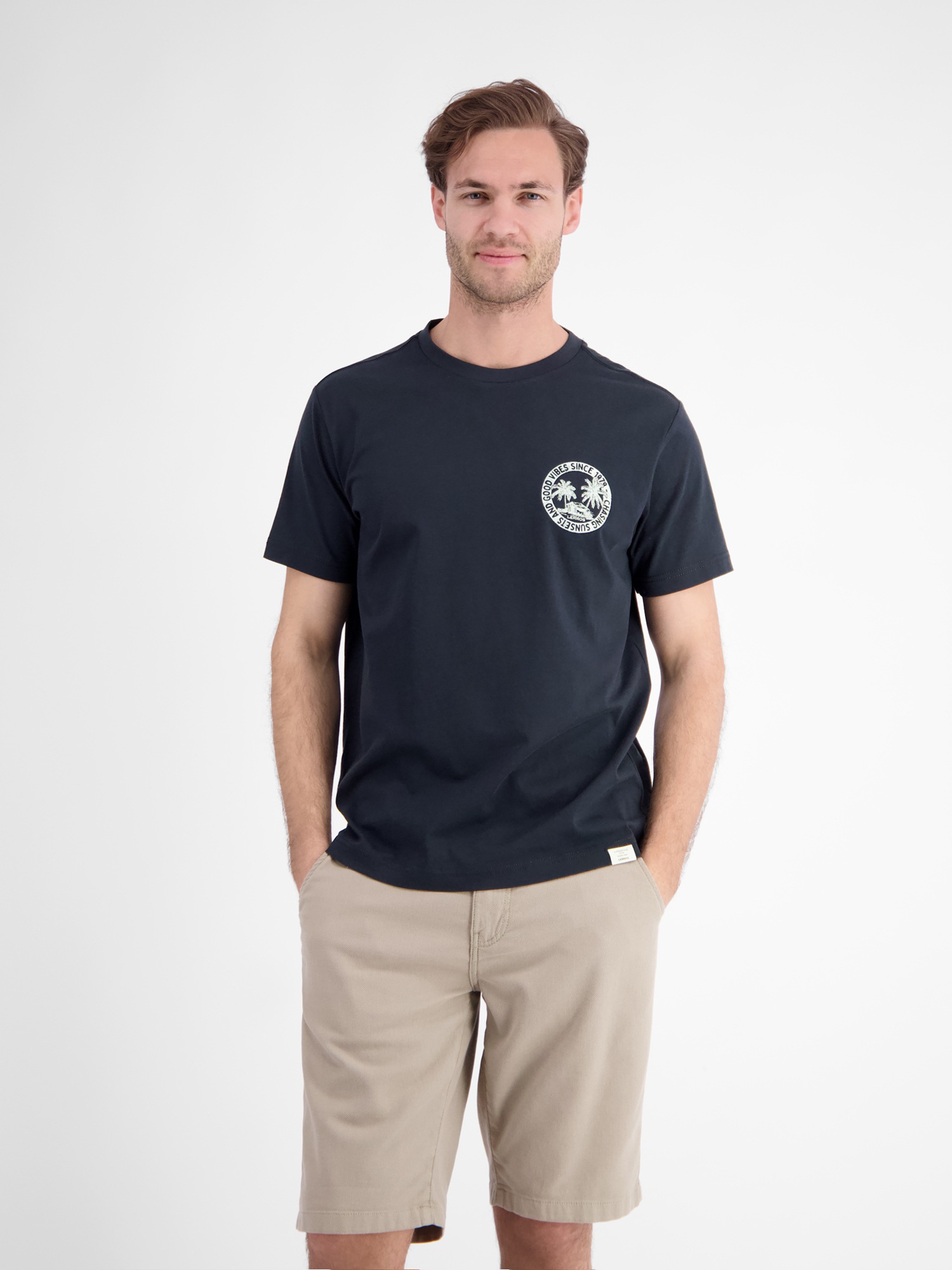 LERROS T-Shirt »Lässiges, unifarbenes T-Shirt aus reiner Baumwolle mit Print«