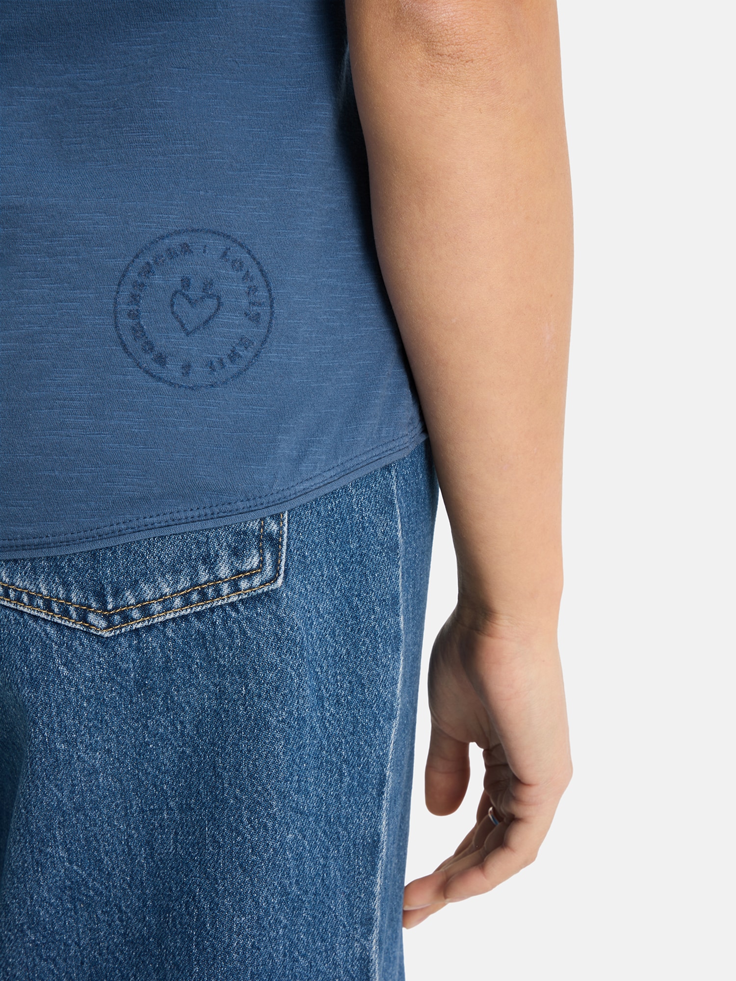 Lieblingsstück Rundhalsshirt »CandiceEP« mit Statement-Stickerei und im Batik-Look