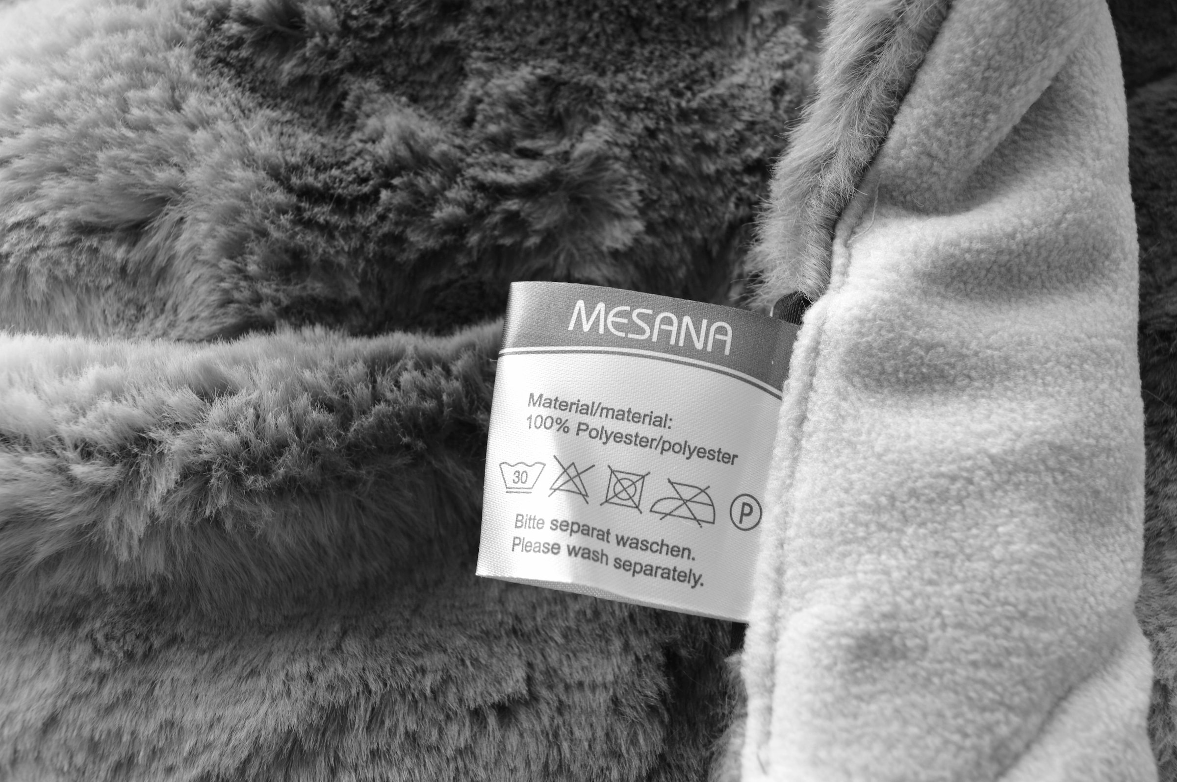 MESANA Wohndecke »Lupo« aus hochwertigem Fellimitat, Kuscheldecke, 150x200 cm