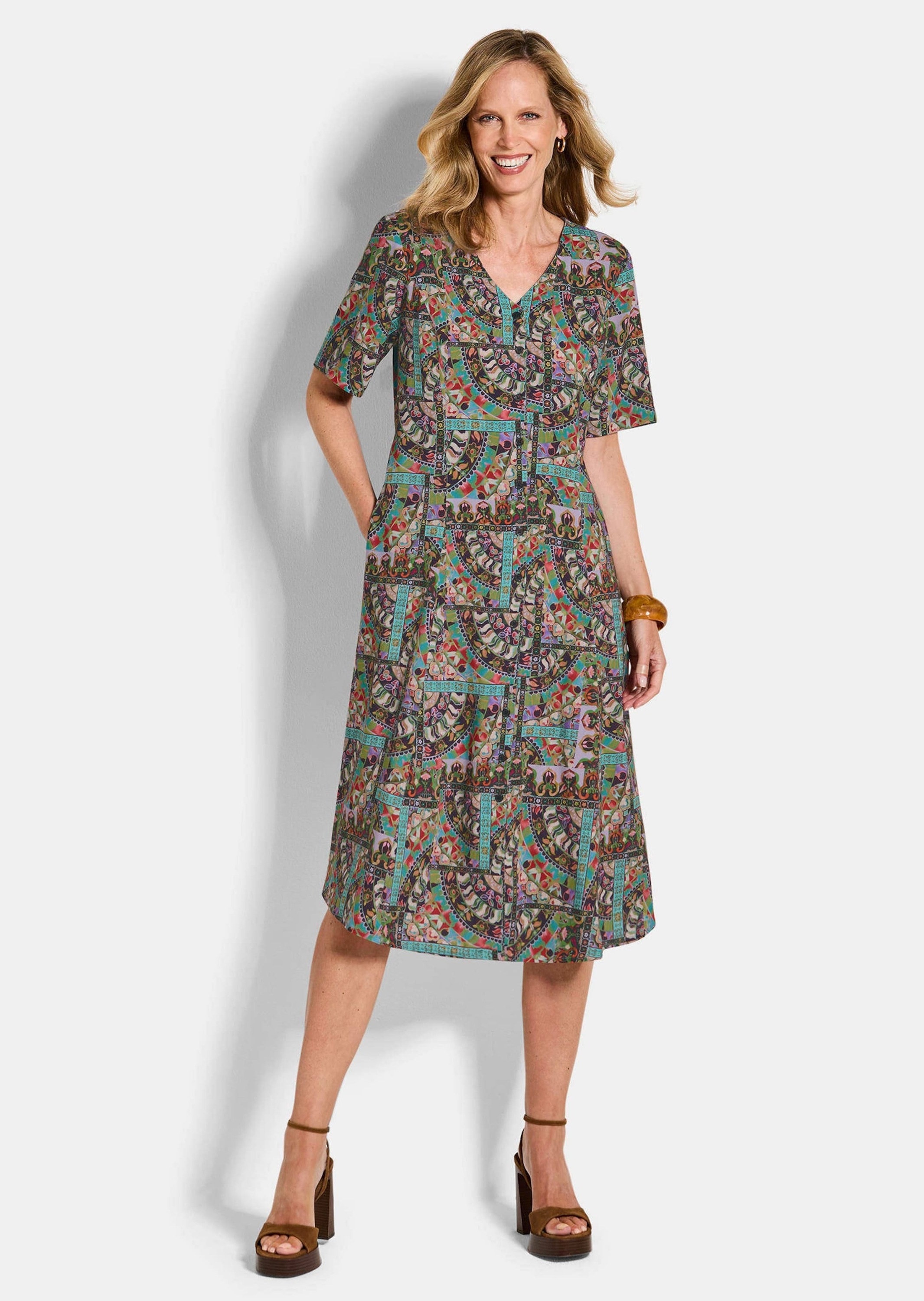 GOLDNER Sommerkleid »Kurzgröße Farbenfrohes Kleid aus reiner Viskose«