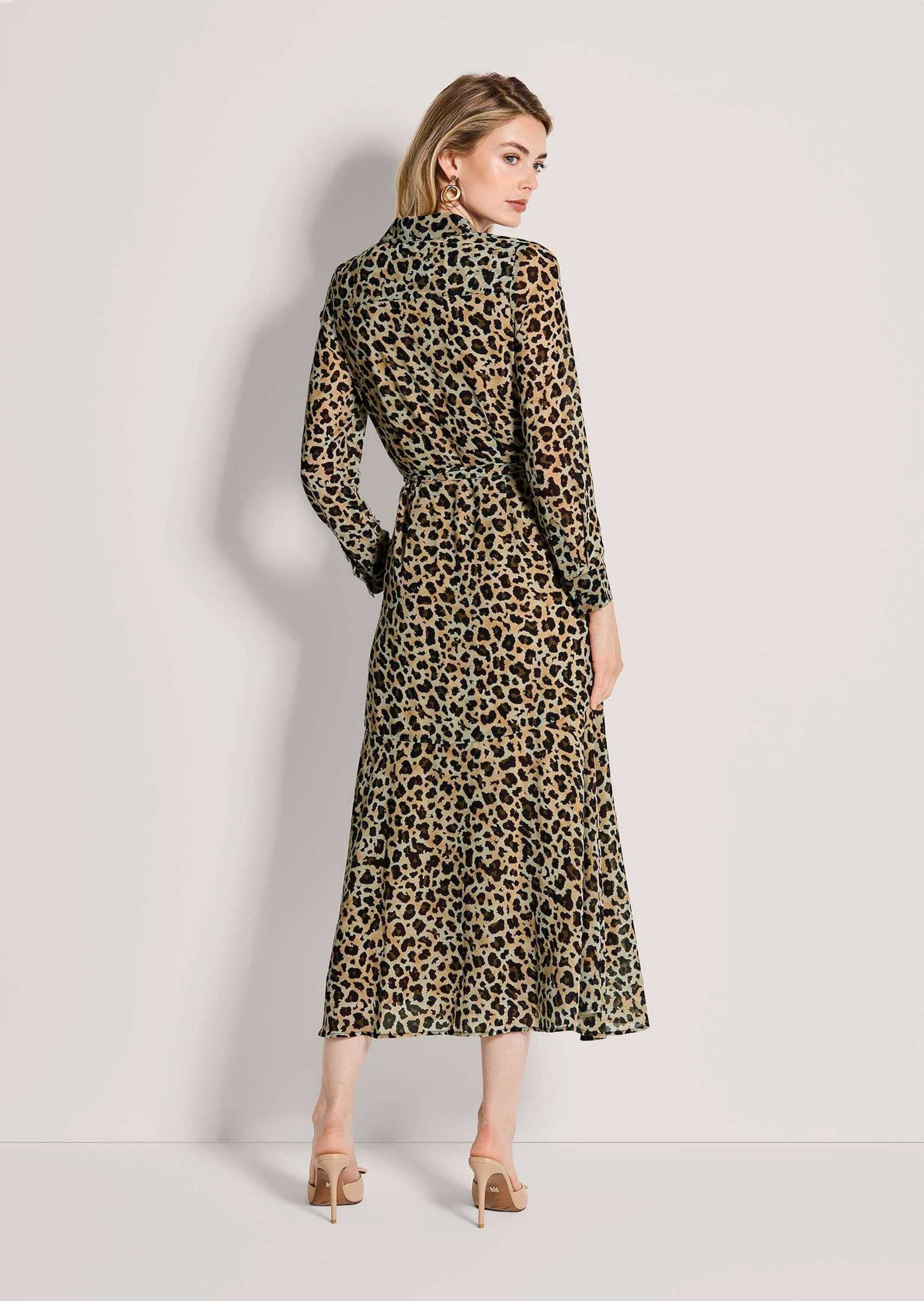 MADELEINE Midikleid »Hemdblusenkleid Druckkleid mit Leo-Muster« Brusttasche Kleid mit vorverlegter Schulternaht