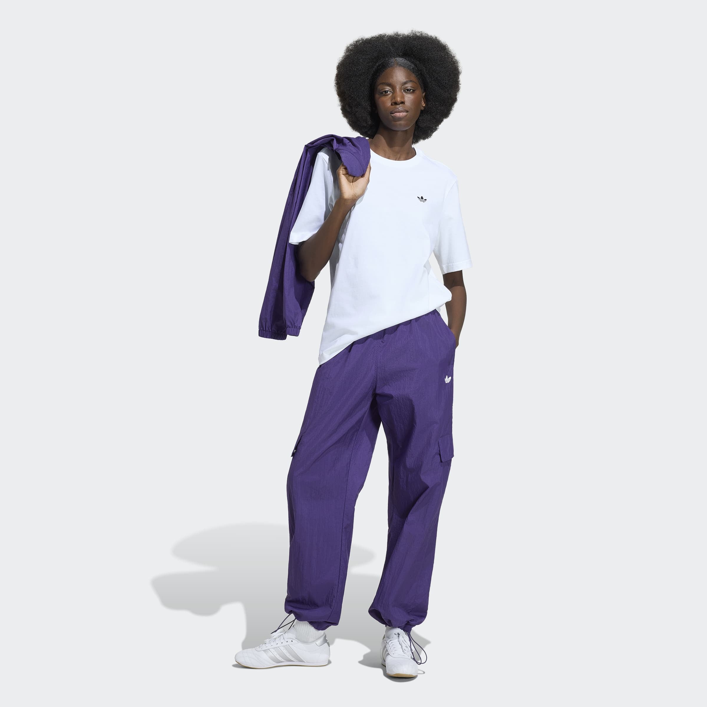 adidas Originals T-Shirt »ESSENTIALS, LOCKER GESCHNITTEN« für Erwachsene, mit sportlichem Stil, Kurzarmdesign, ohne Verschluss