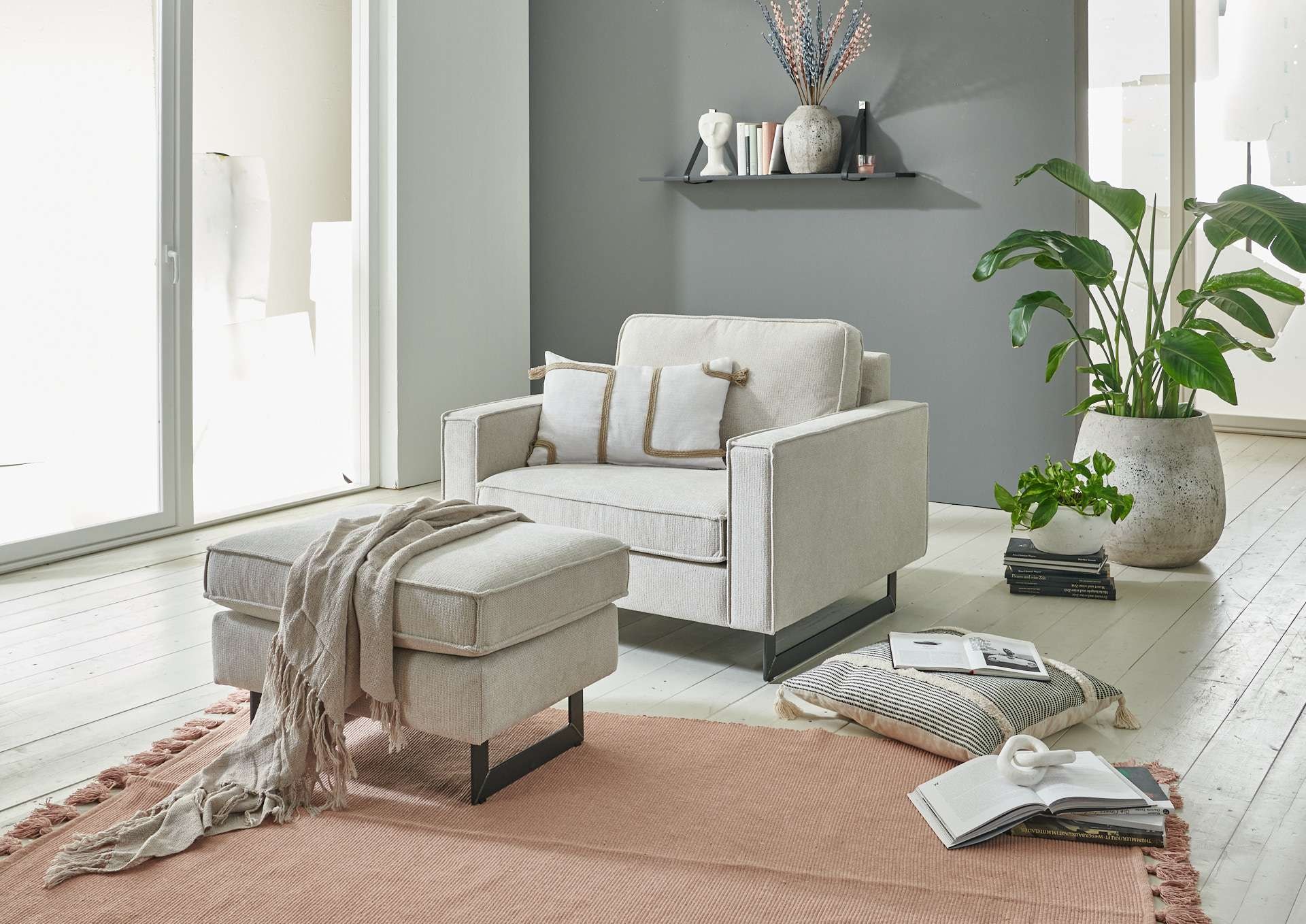 Places of Style Hocker »Pinto«, mit Keder, Metallfüßen und auch in Cord Bezug erhältlich
