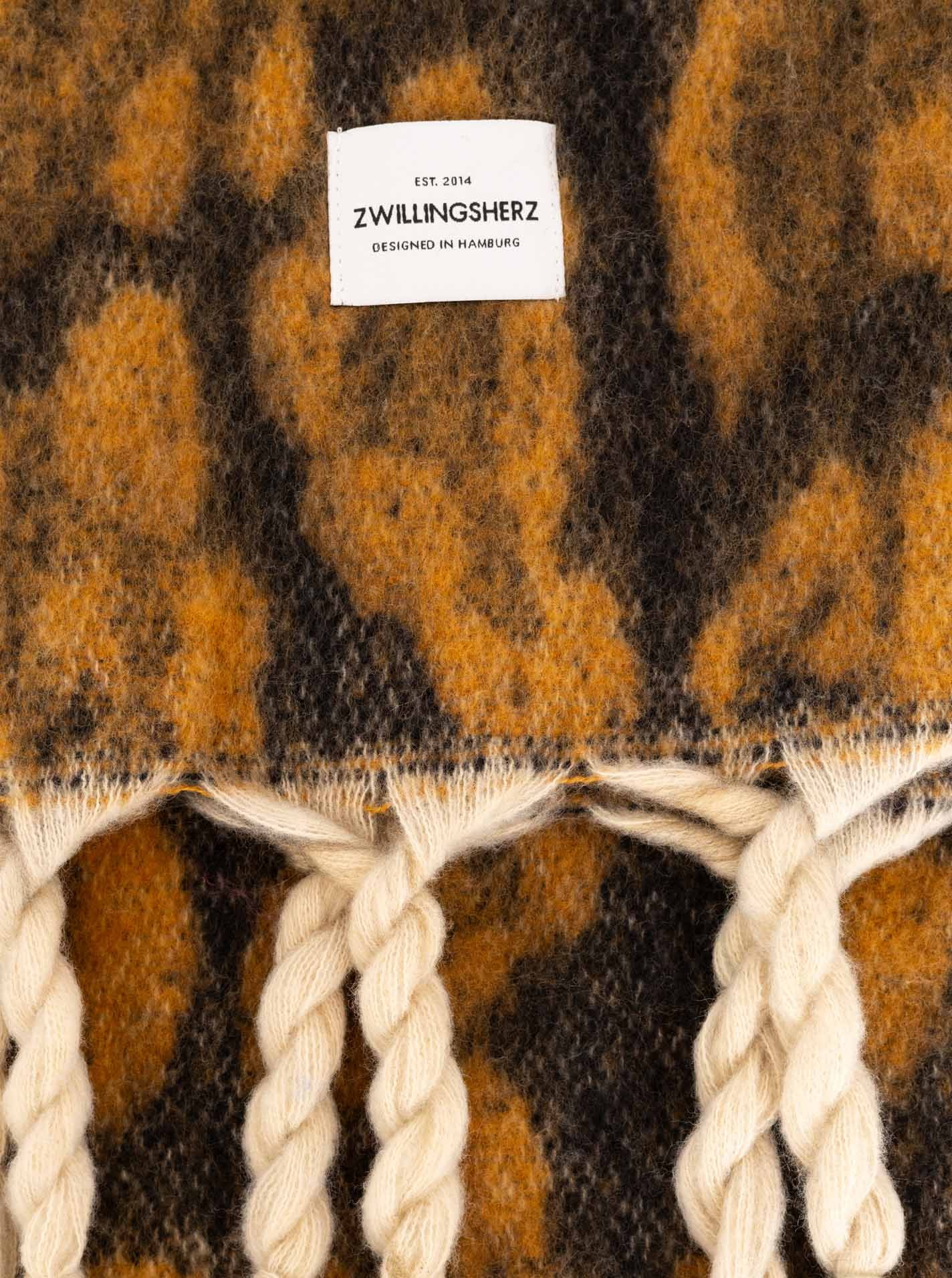 Zwillingsherz Modeschal »"Big  Leo"« mit modischem Leomuster und Fransen