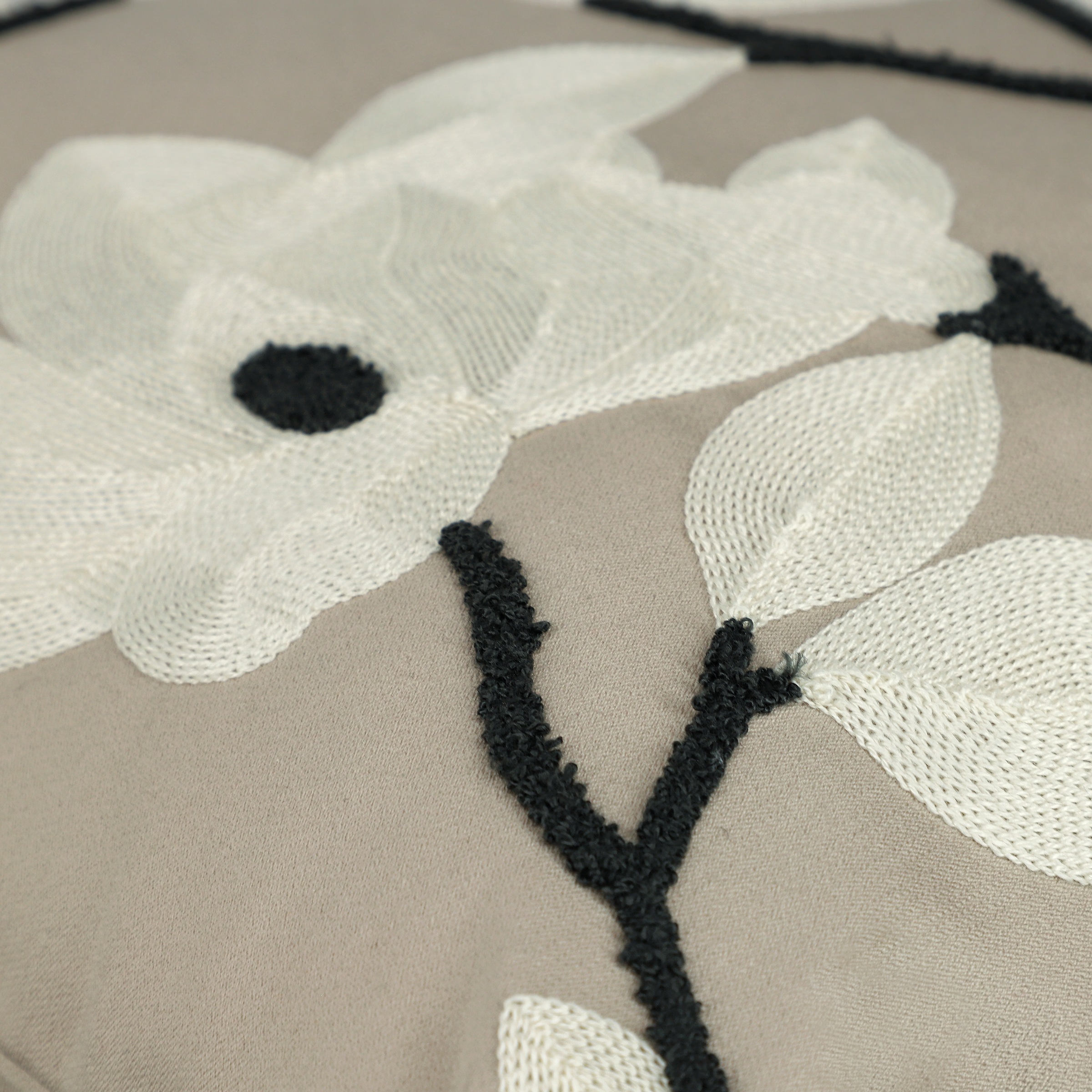 SCHÖNER WOHNEN-Kollektion Dekokissen »Fleur«, bestickt, mit hohem Baumwollanteil