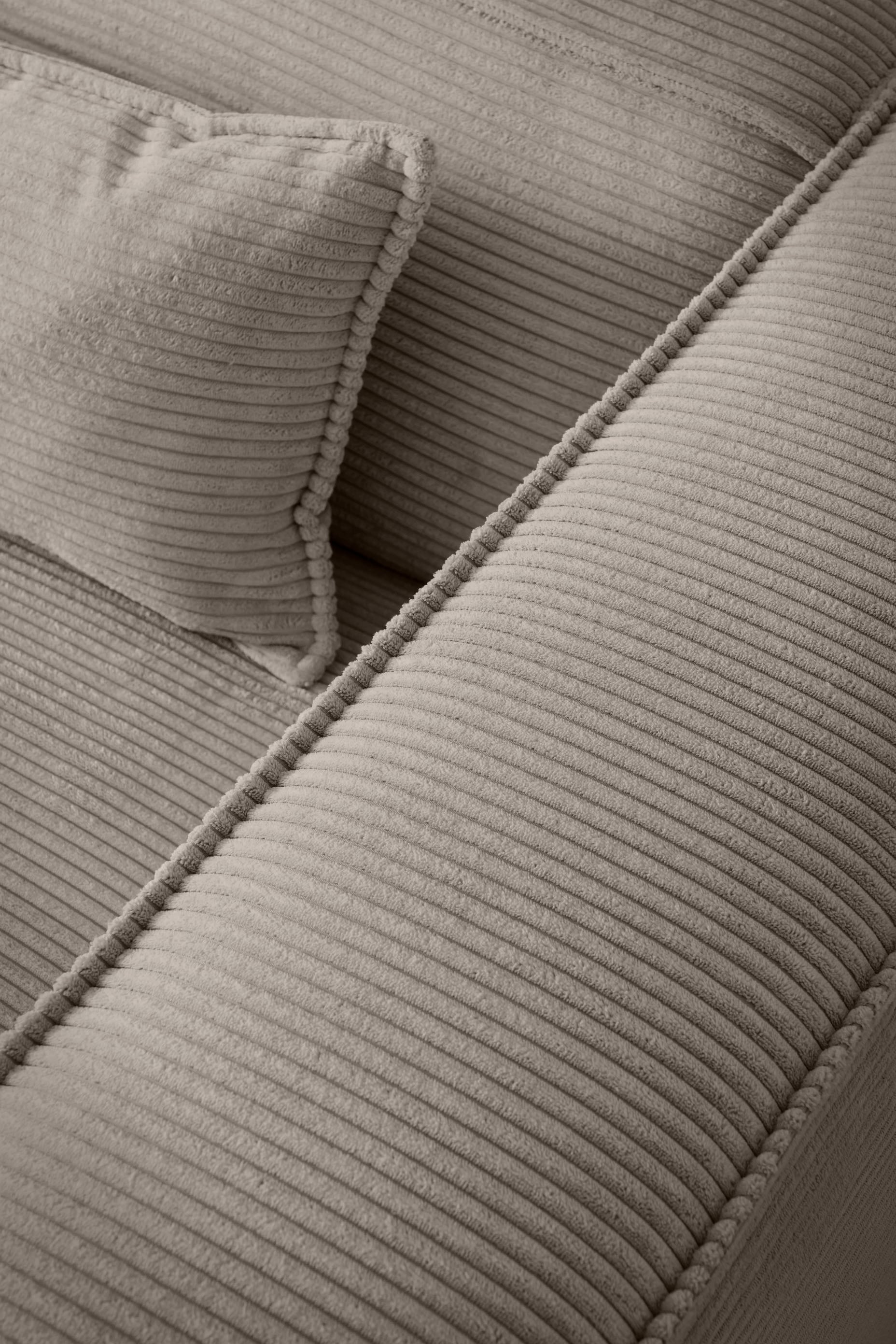 LeGer Home by Lena Gercke Polsterecke »PIARA XXL, L-Form, Schlaffunktion, Cord, Leinenoptik o. Strukturstoff«, Hocker stellbar zum Schlafsofa (Krokodilverbinder), tiefe Sitzfläche